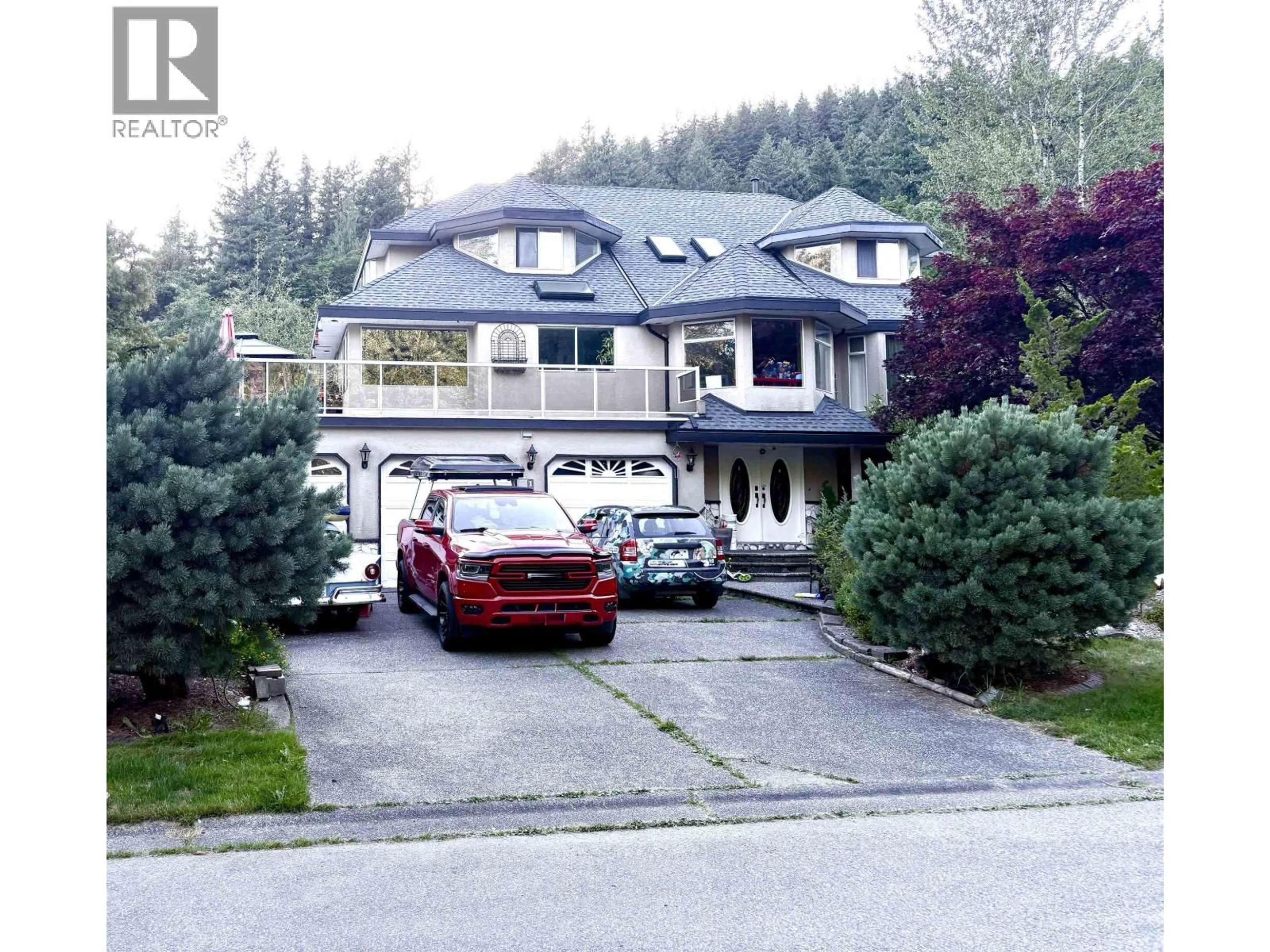 A pic from outside/outdoor area/front of a property/back of a property/a pic from drone, street for 15227 SHERIDAN DRIVE, Pitt Meadows British Columbia V3Y2T9