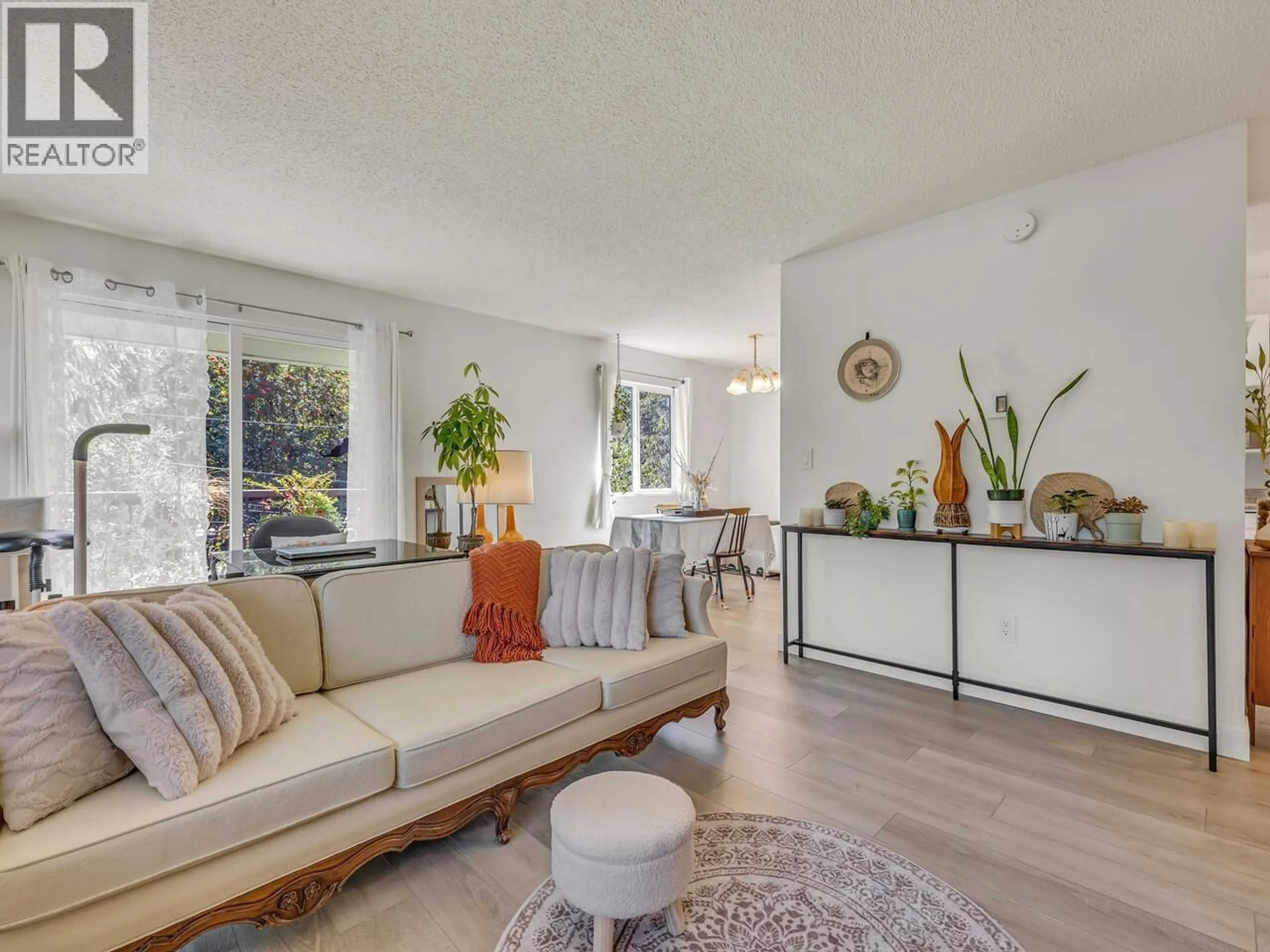 Living room with furniture, unknown for 406 - 334 5TH AVENUE, Vancouver British Columbia V5T1H4