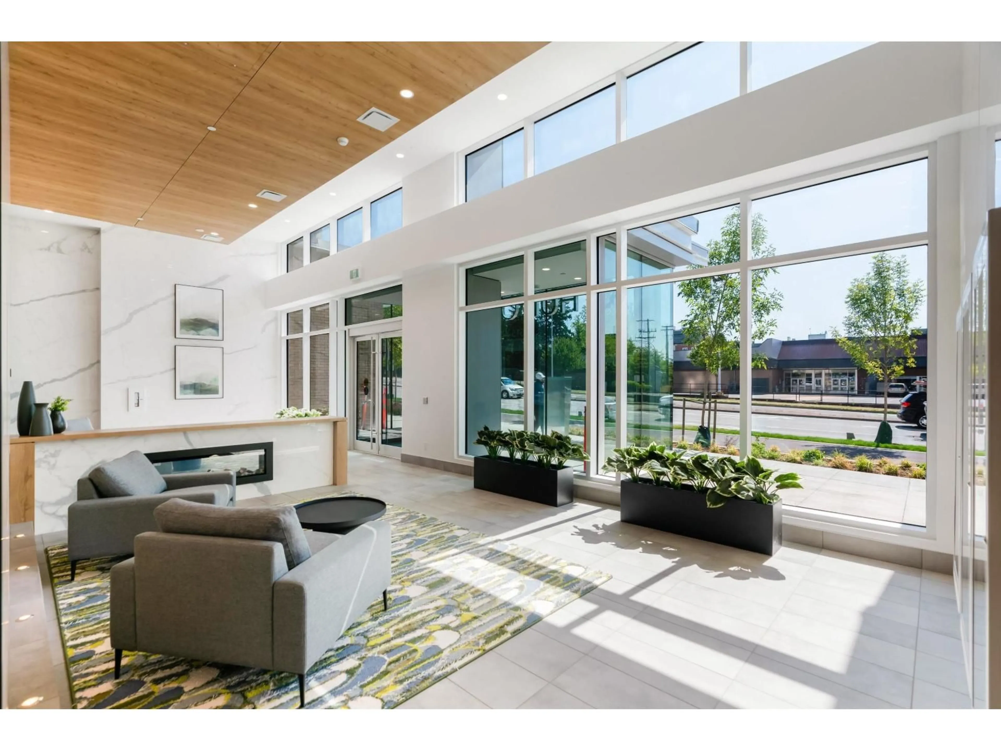 Indoor foyer for 2301 - 13615 FRASER, Surrey British Columbia V3T0P7