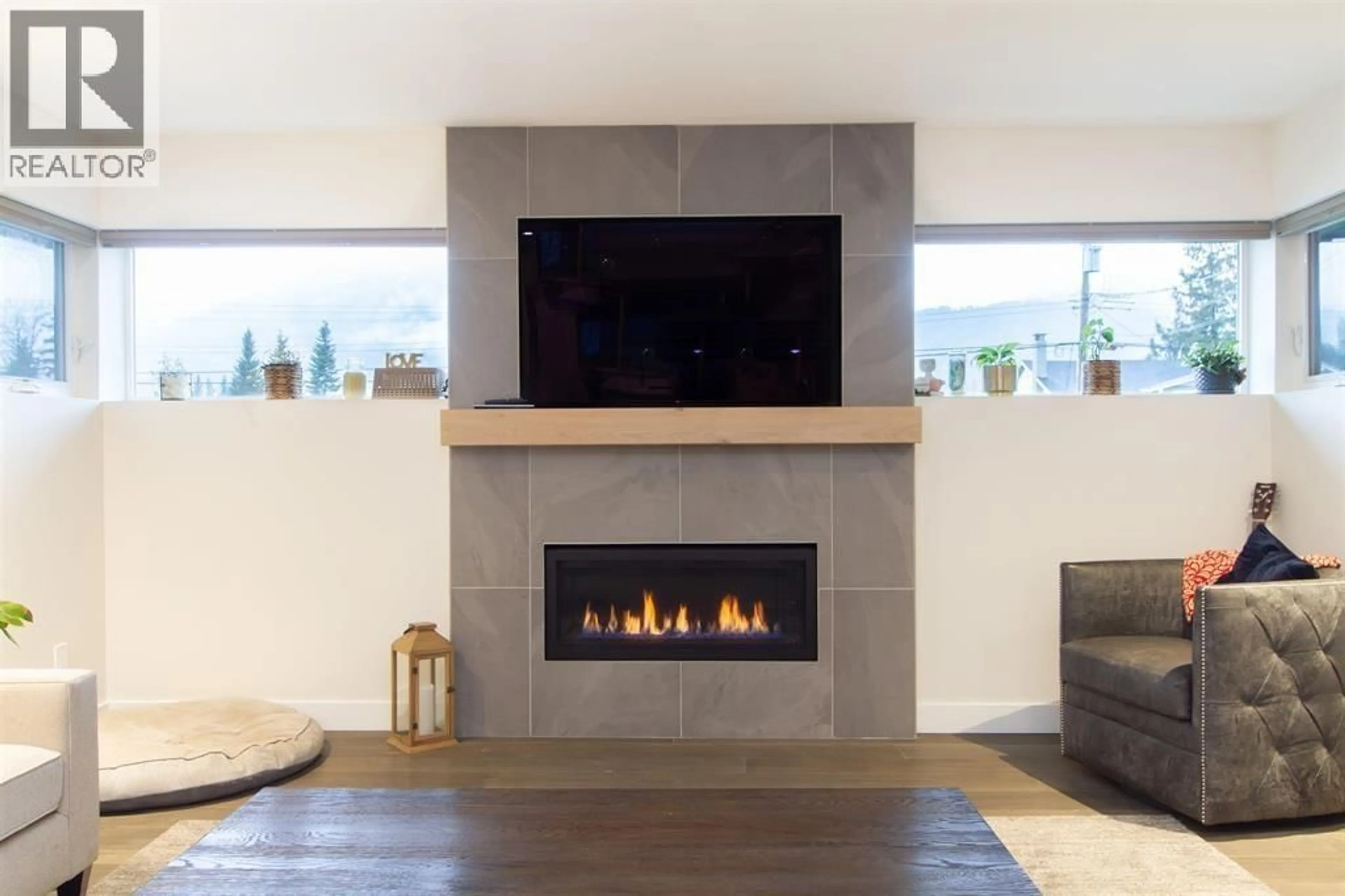 Home theater for 40128 DIAMOND HEAD ROAD, Squamish British Columbia V0N1T0