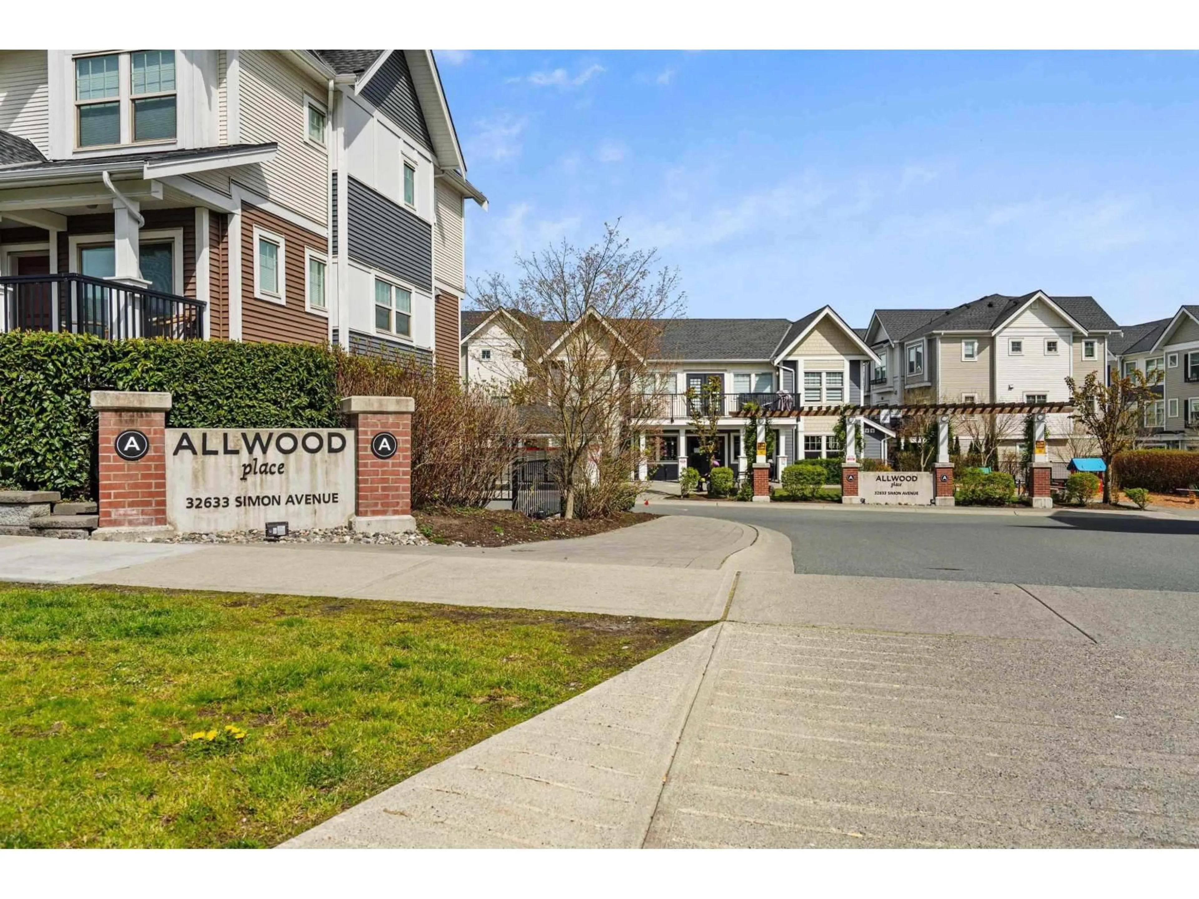 Indoor foyer for 150 - 32633 SIMON, Abbotsford British Columbia V2T0G9