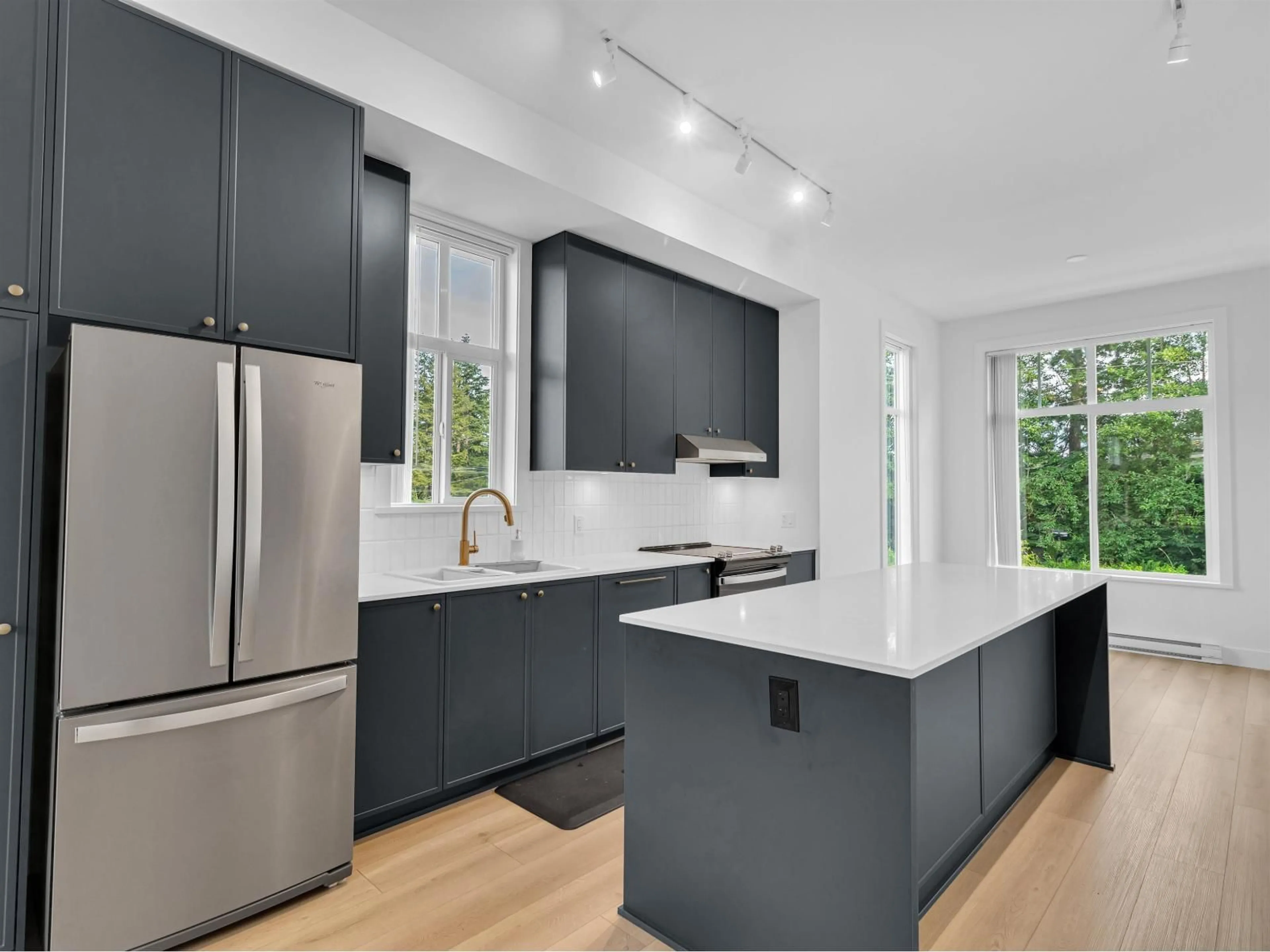 Contemporary kitchen, unknown for 168 - 14150 58A, Surrey British Columbia V3X0L1