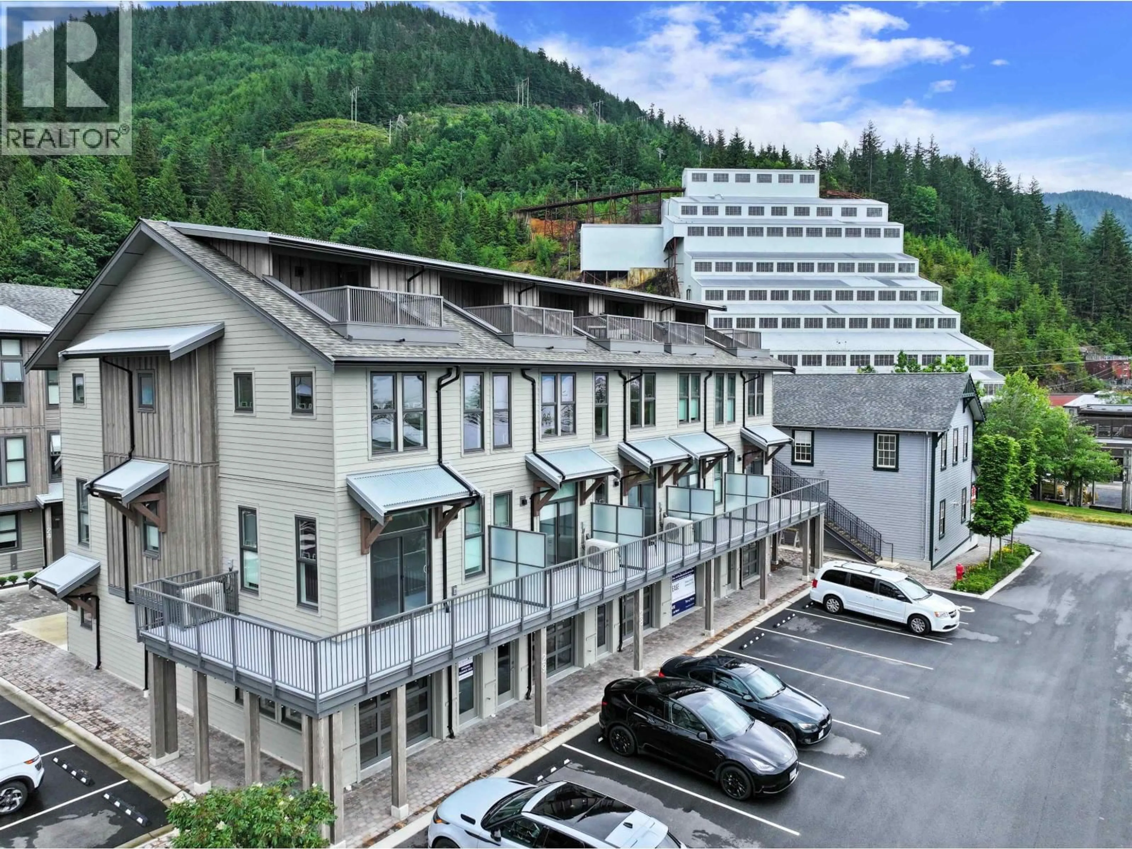A pic from outside/outdoor area/front of a property/back of a property/a pic from drone, mountain view for 27 - 351 COPPER DRIVE, Britannia Beach British Columbia V6Z1N9