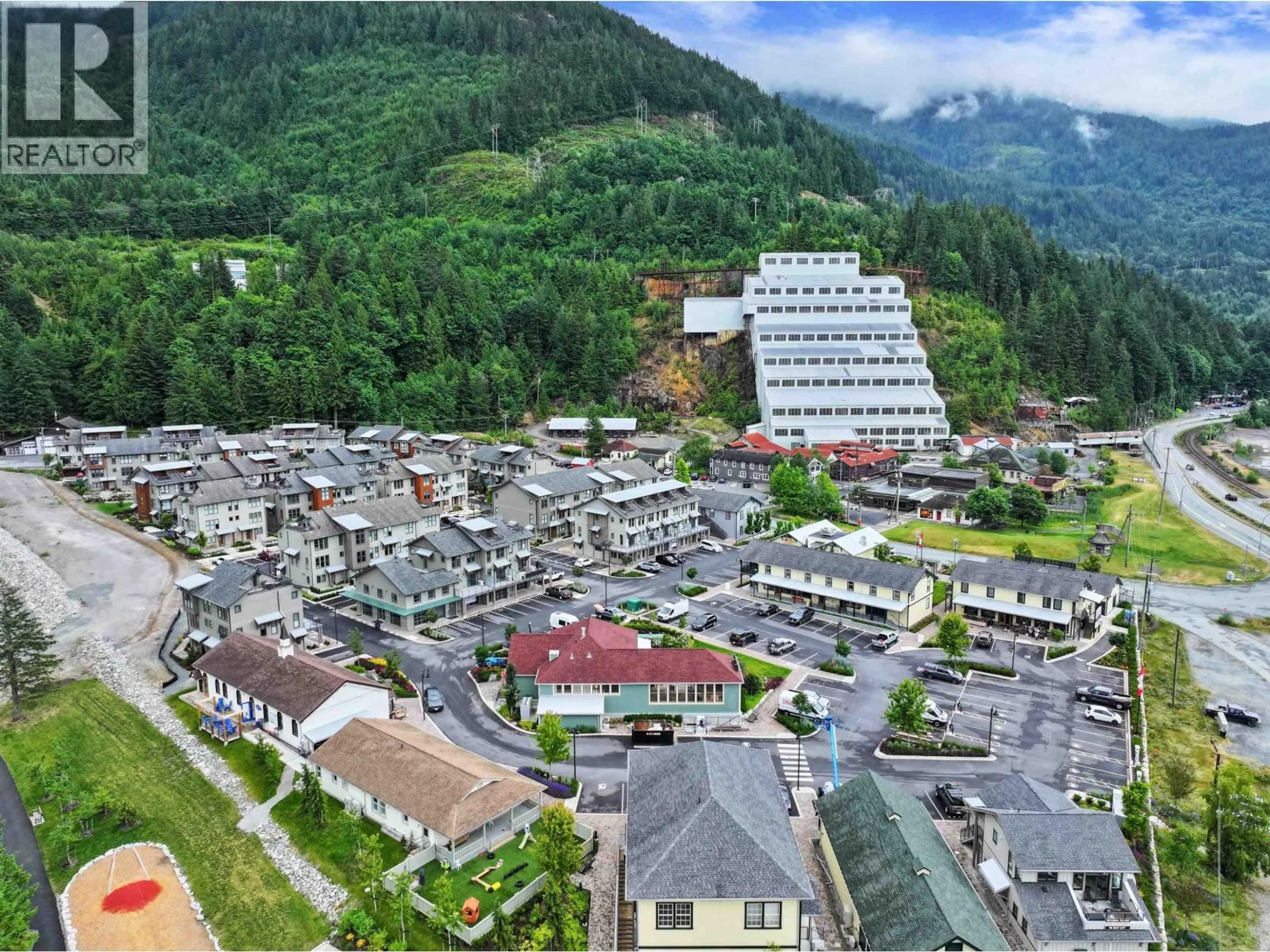 A pic from outside/outdoor area/front of a property/back of a property/a pic from drone, mountain view for 27 - 351 COPPER DRIVE, Britannia Beach British Columbia V6Z1N9