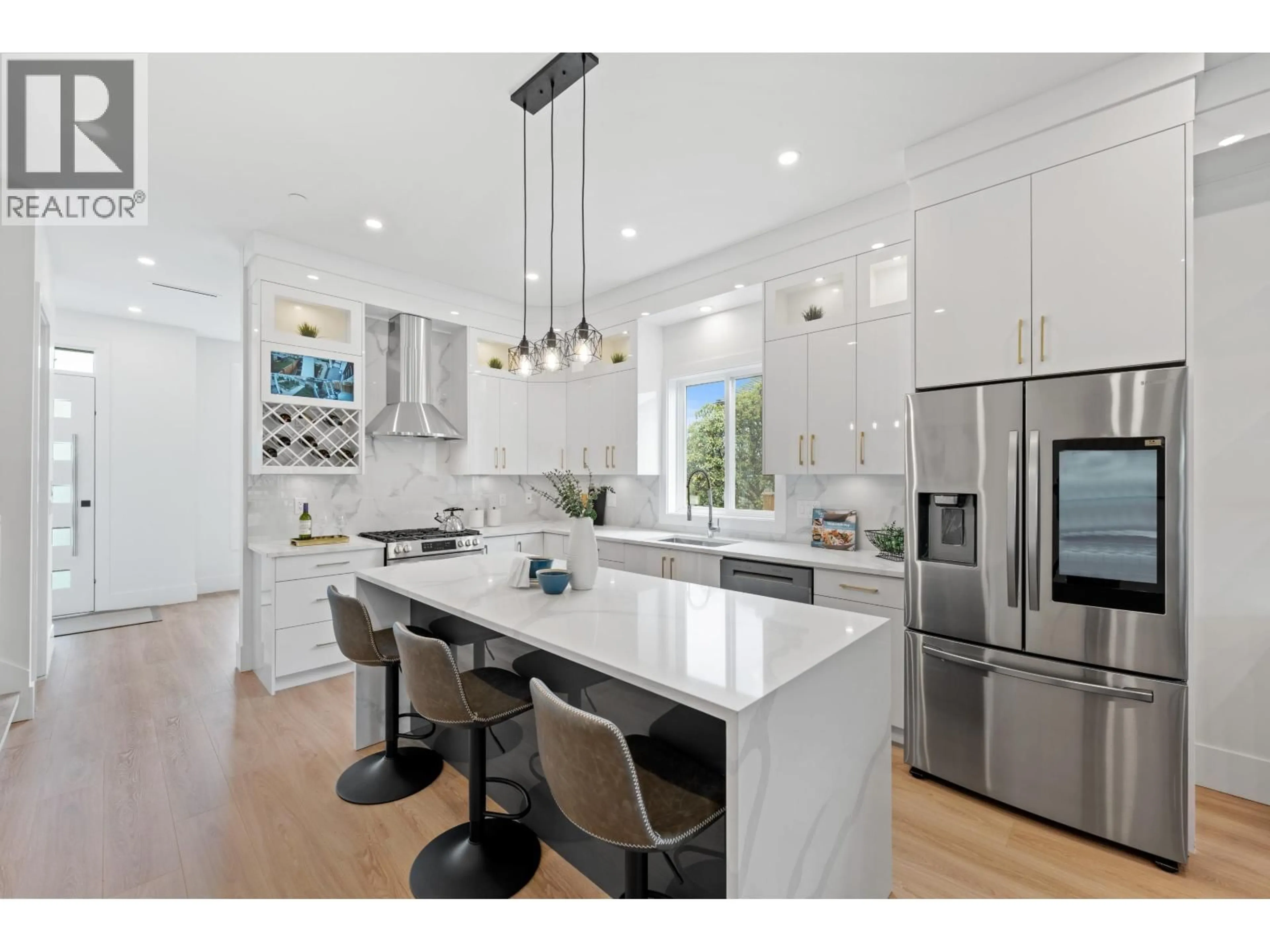 Open concept kitchen, unknown for 1 - 122 EIGHTH AVENUE, New Westminster British Columbia V3L1X8