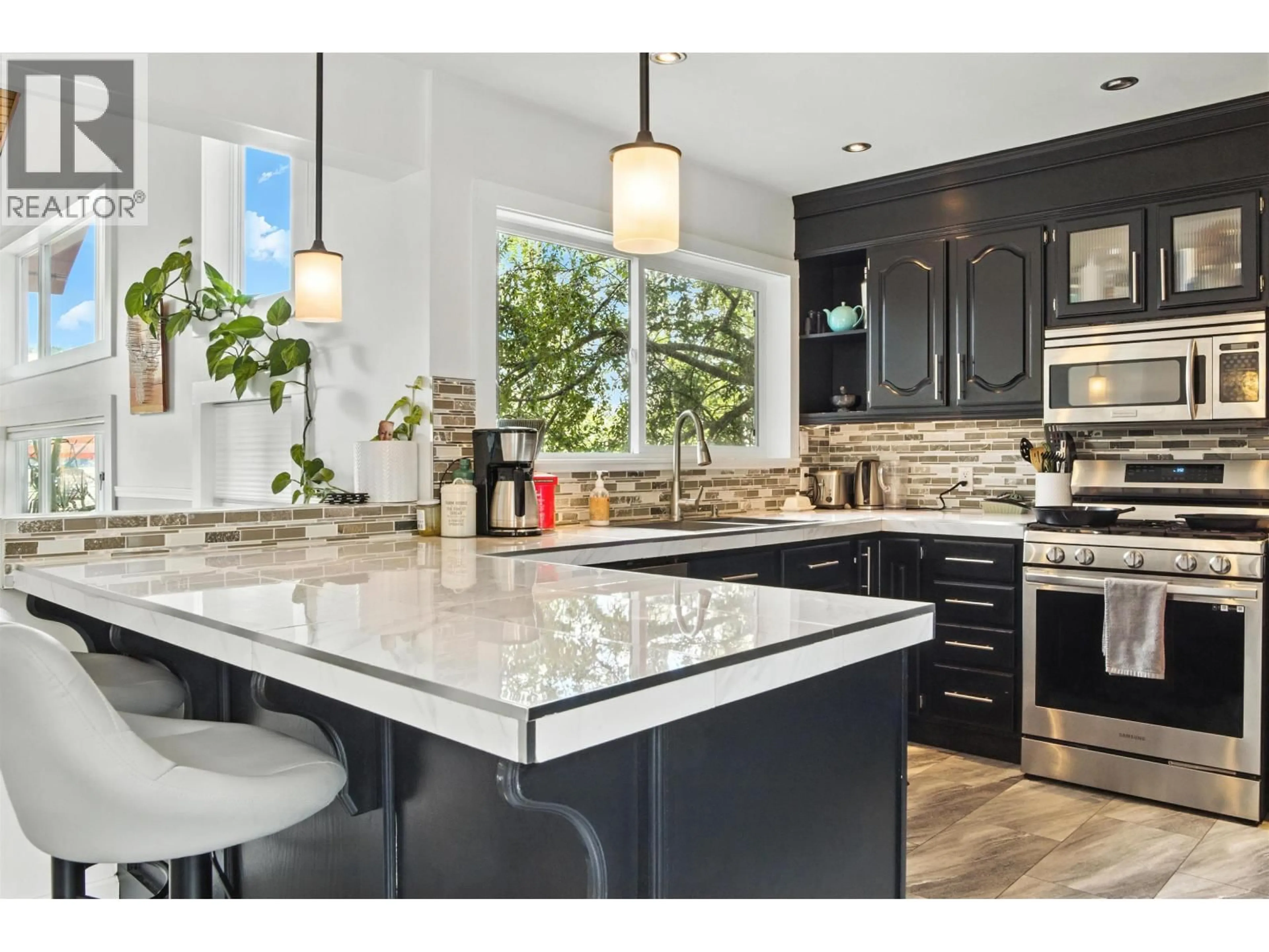 Open concept kitchen, ceramic/tile floor for 2124 SOUTH LAKESIDE DRIVE, Williams Lake British Columbia V2G5G4
