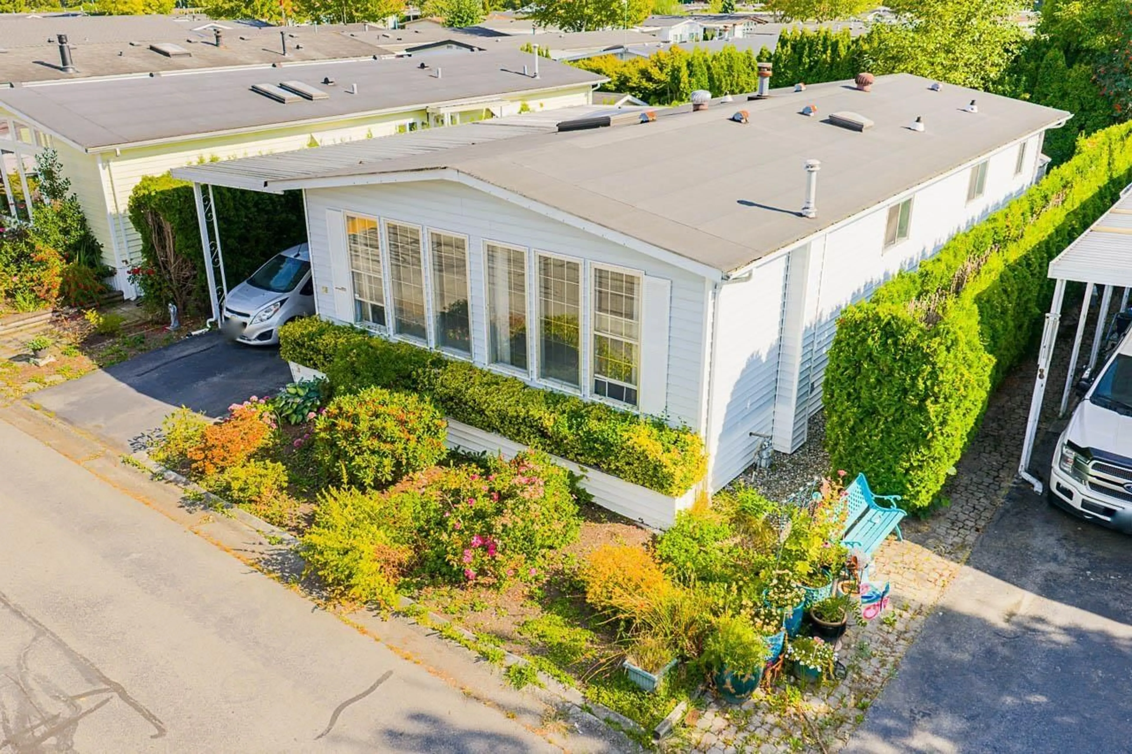 A pic from outside/outdoor area/front of a property/back of a property/a pic from drone, street for 58 - 2303 CRANLEY, Surrey British Columbia V4A4X3