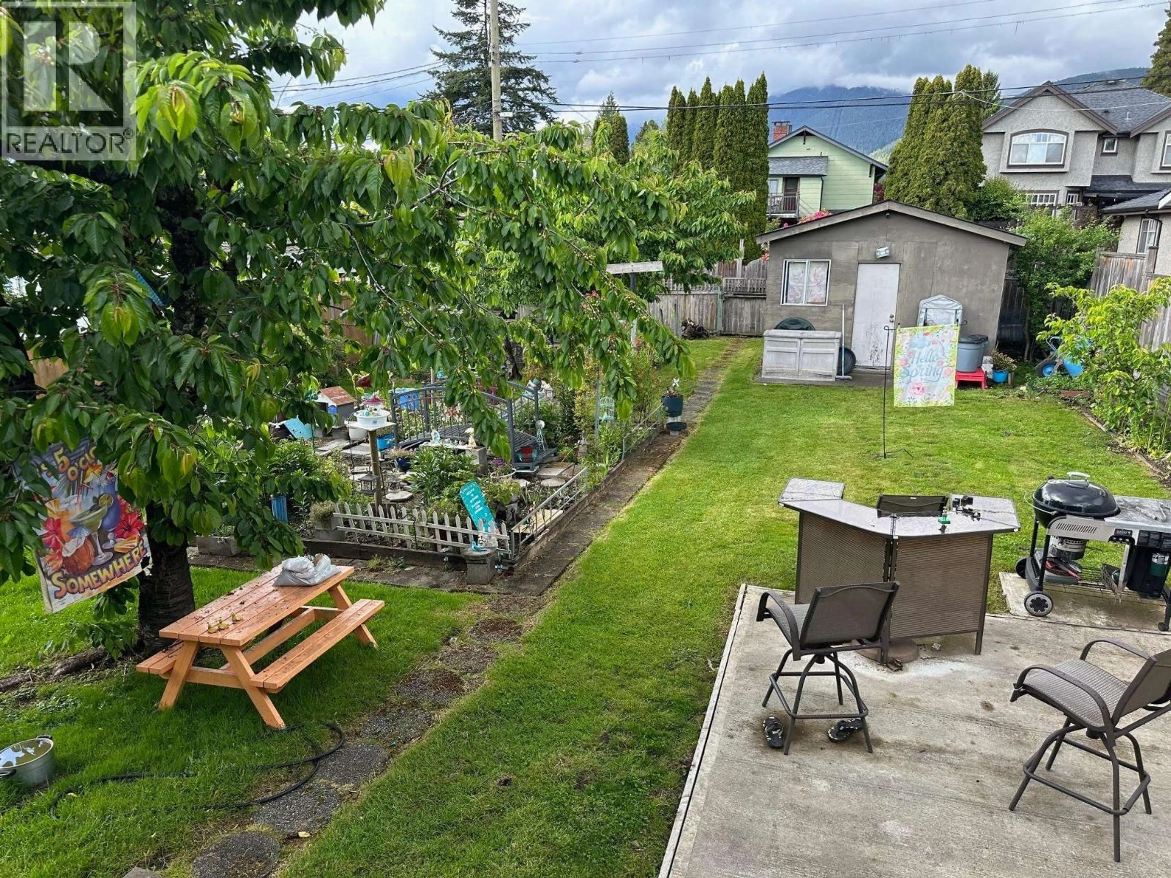 A pic from outside/outdoor area/front of a property/back of a property/a pic from drone, mountain view for 332 14TH STREET, North Vancouver British Columbia V7M1P6