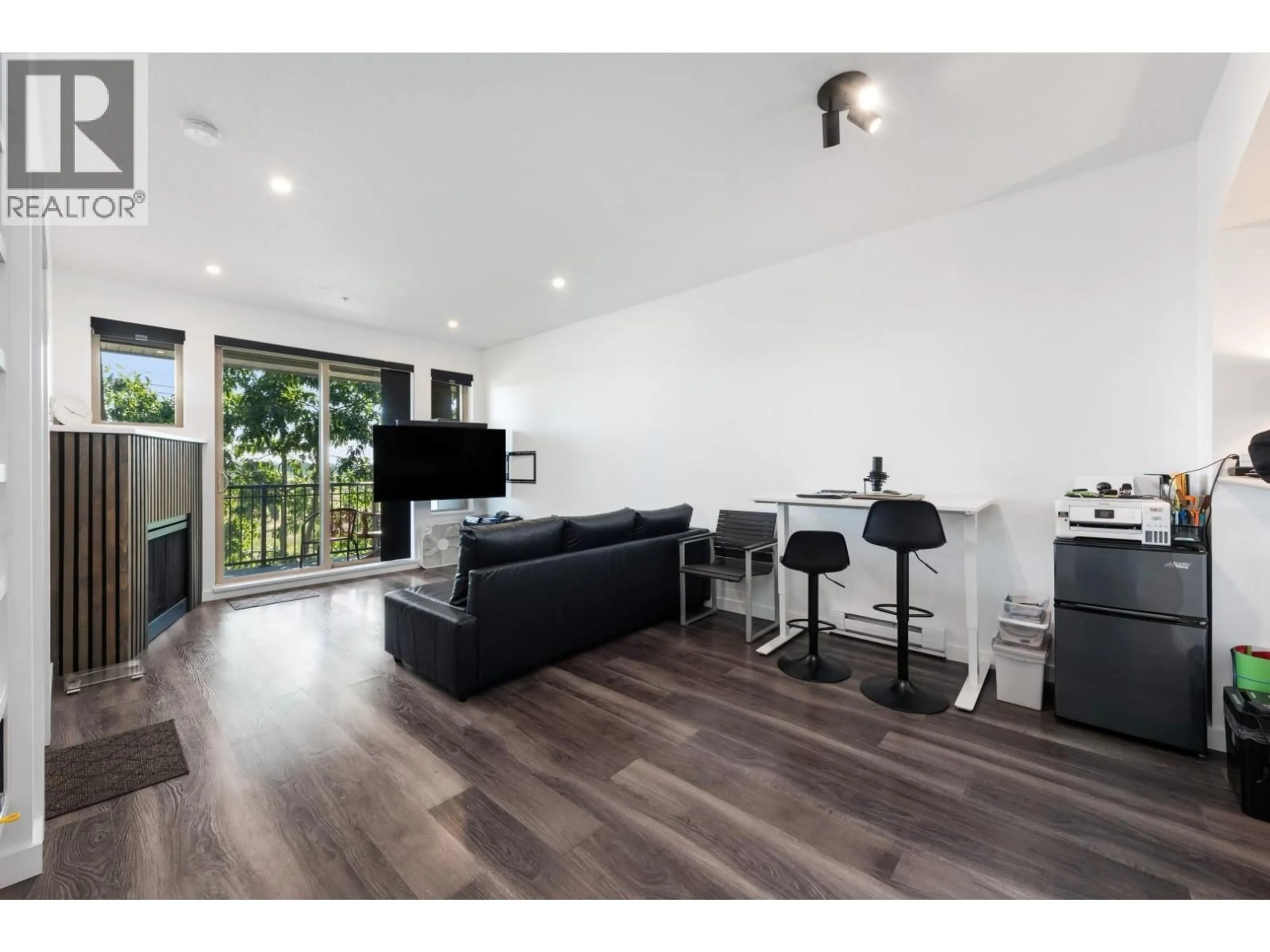 A pic of a room for 1415 - 5115 GARDEN CITY ROAD, Richmond British Columbia V6X4H6