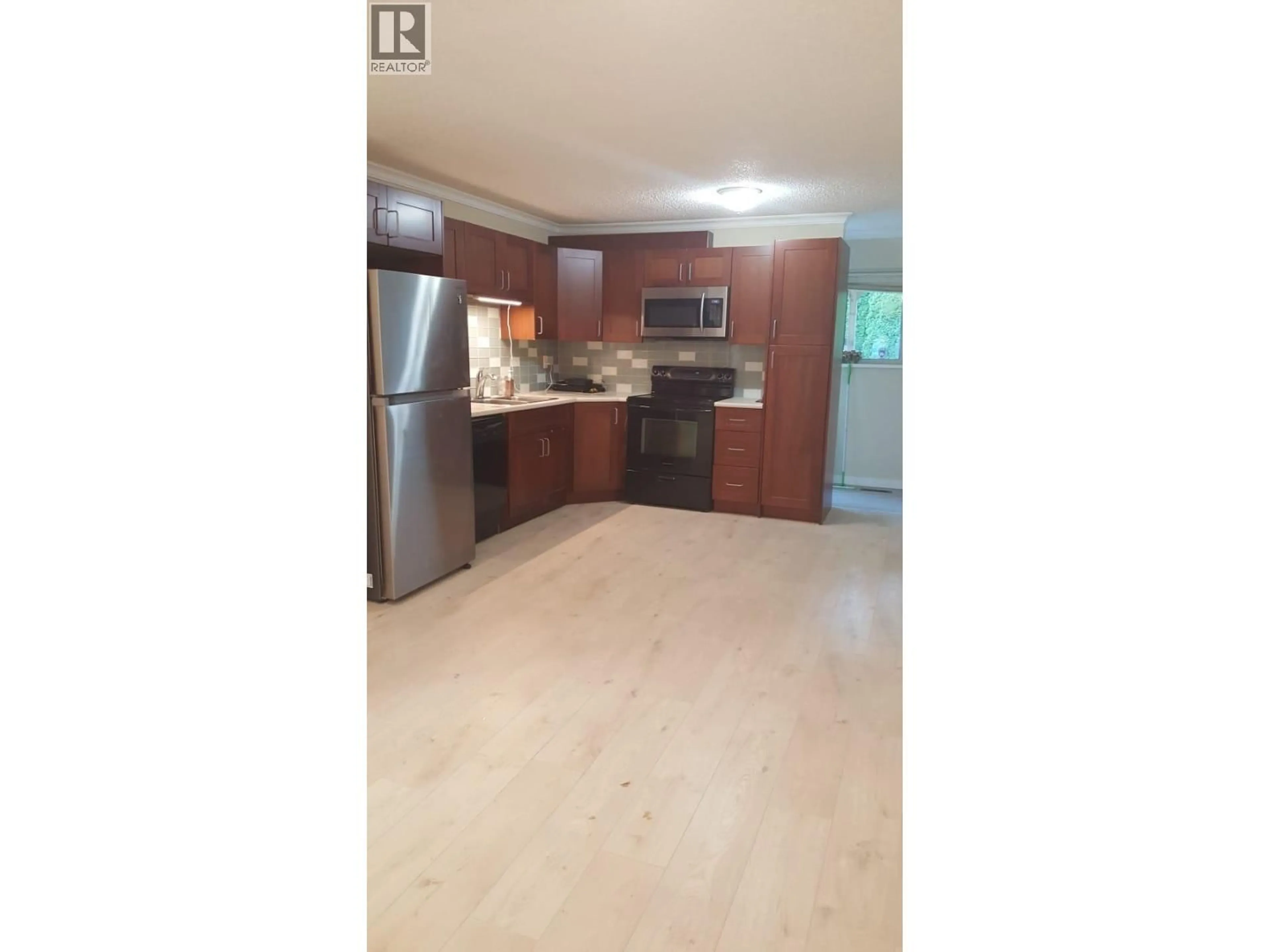 Open concept kitchen, unknown for 883 NAIRN COURT, North Vancouver British Columbia V7H2S4