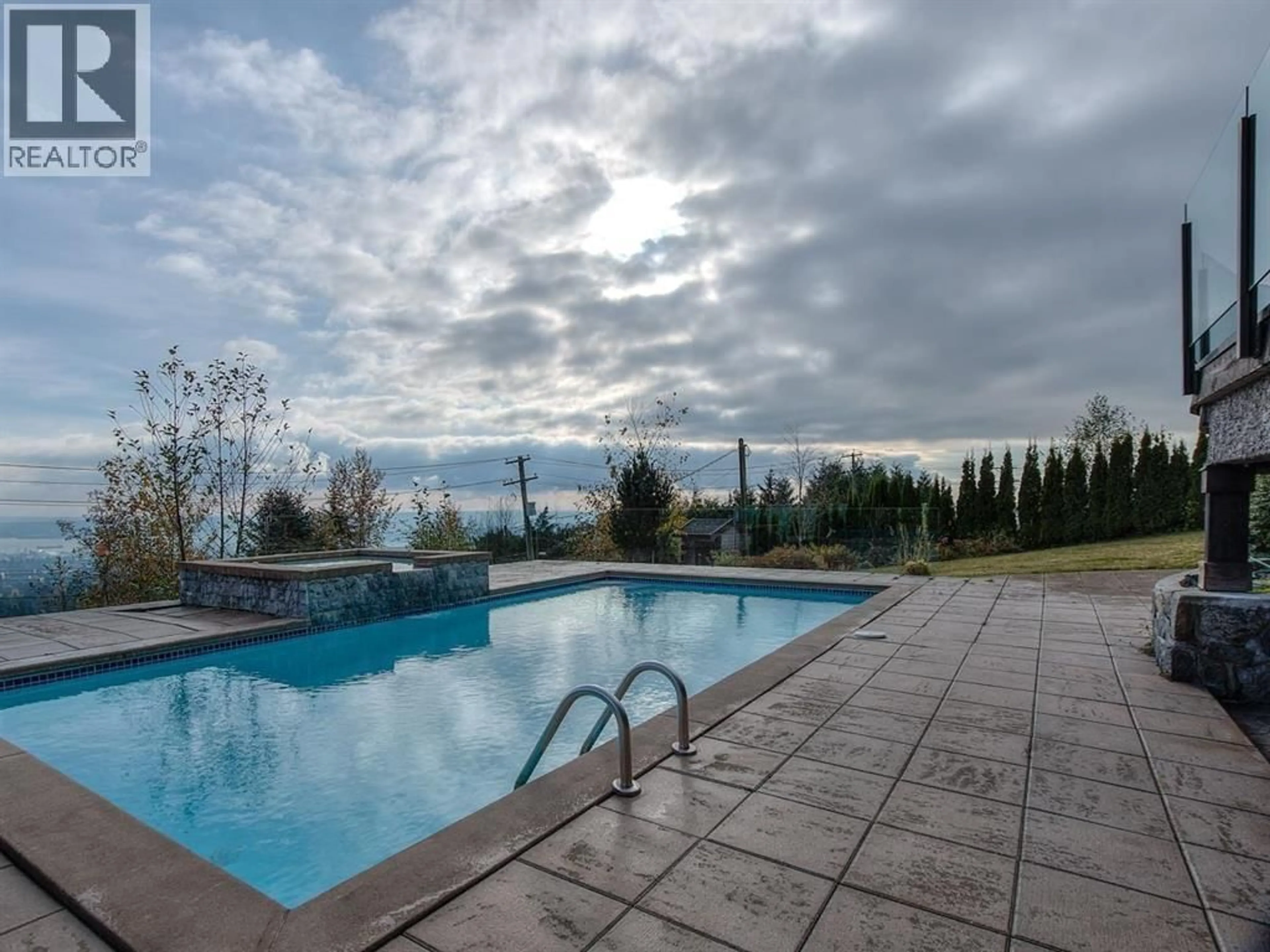 Pool for 1026 EYREMOUNT DRIVE, West Vancouver British Columbia V7S2B3
