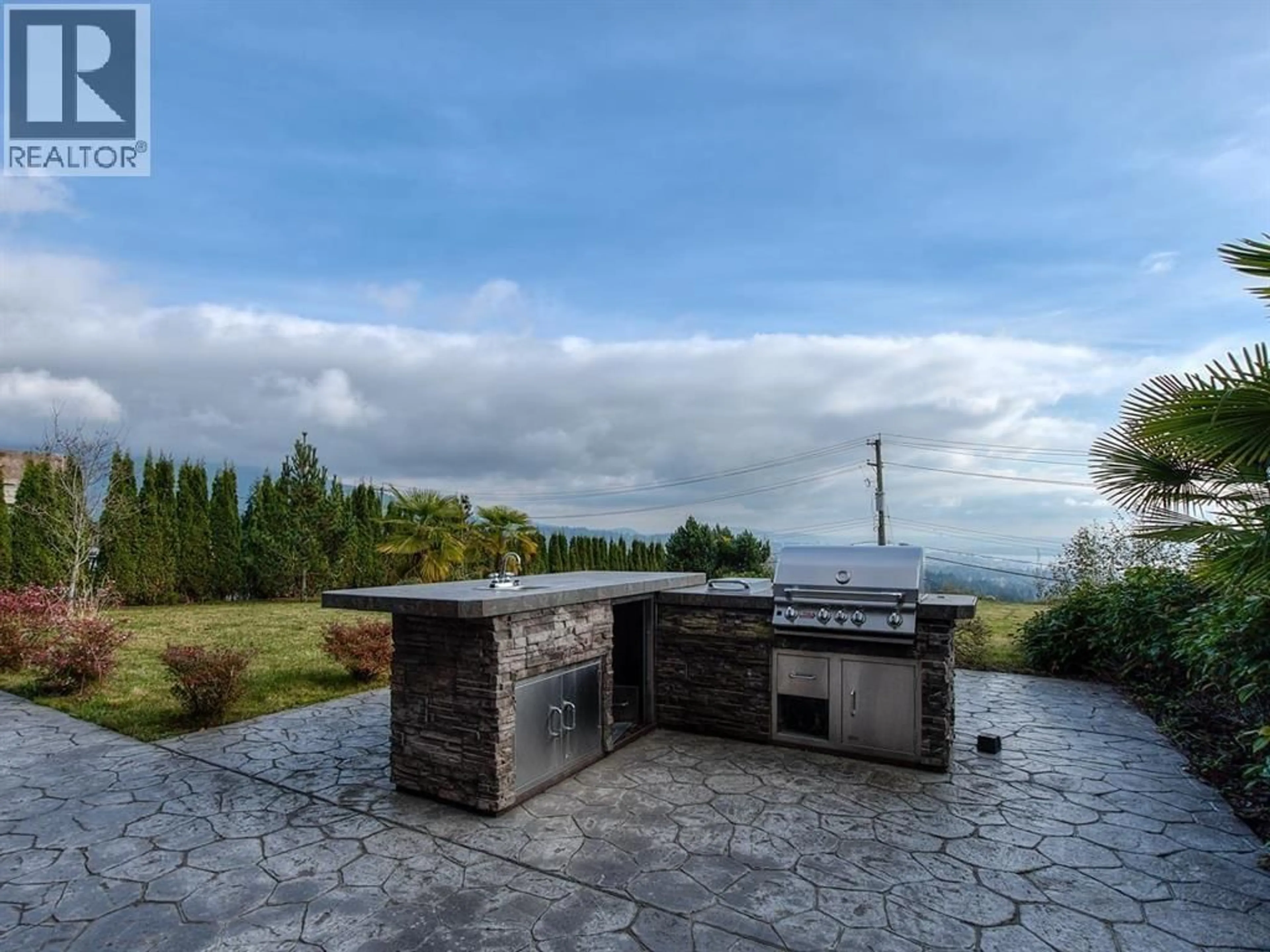 Patio, water/lake/river/ocean view for 1026 EYREMOUNT DRIVE, West Vancouver British Columbia V7S2B3