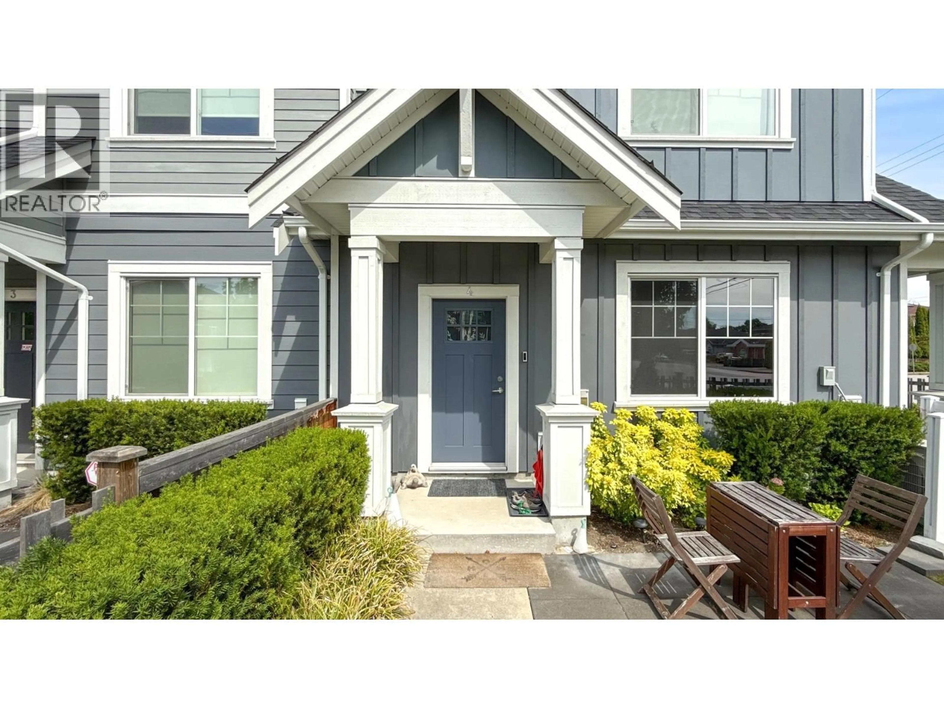Home with vinyl exterior material, street for 4 - 7780 BRIDGE STREET, Richmond British Columbia V6Y0L2