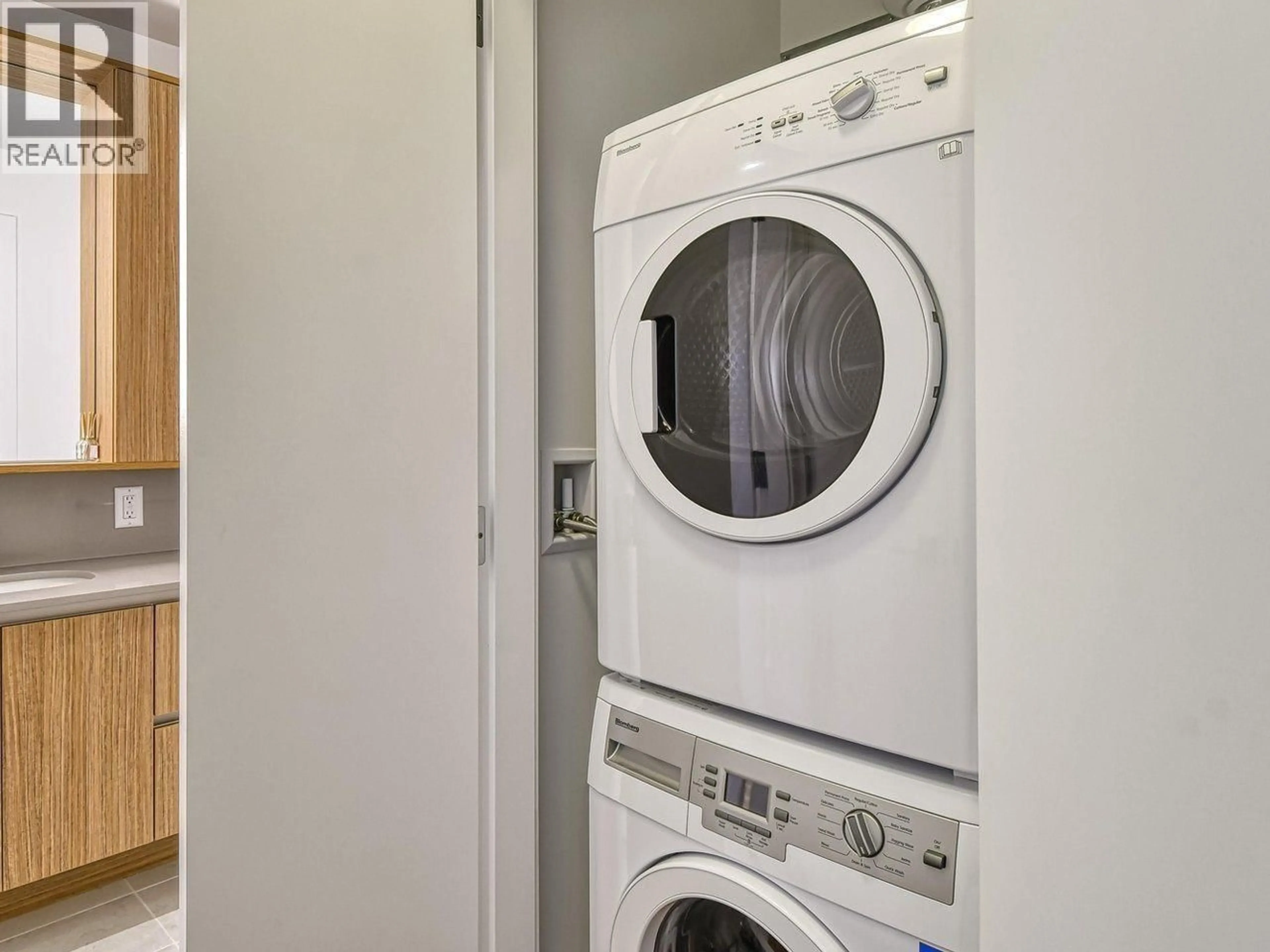 Laundry room for 503 - 516 FOSTER AVENUE, Coquitlam British Columbia V3J0H8