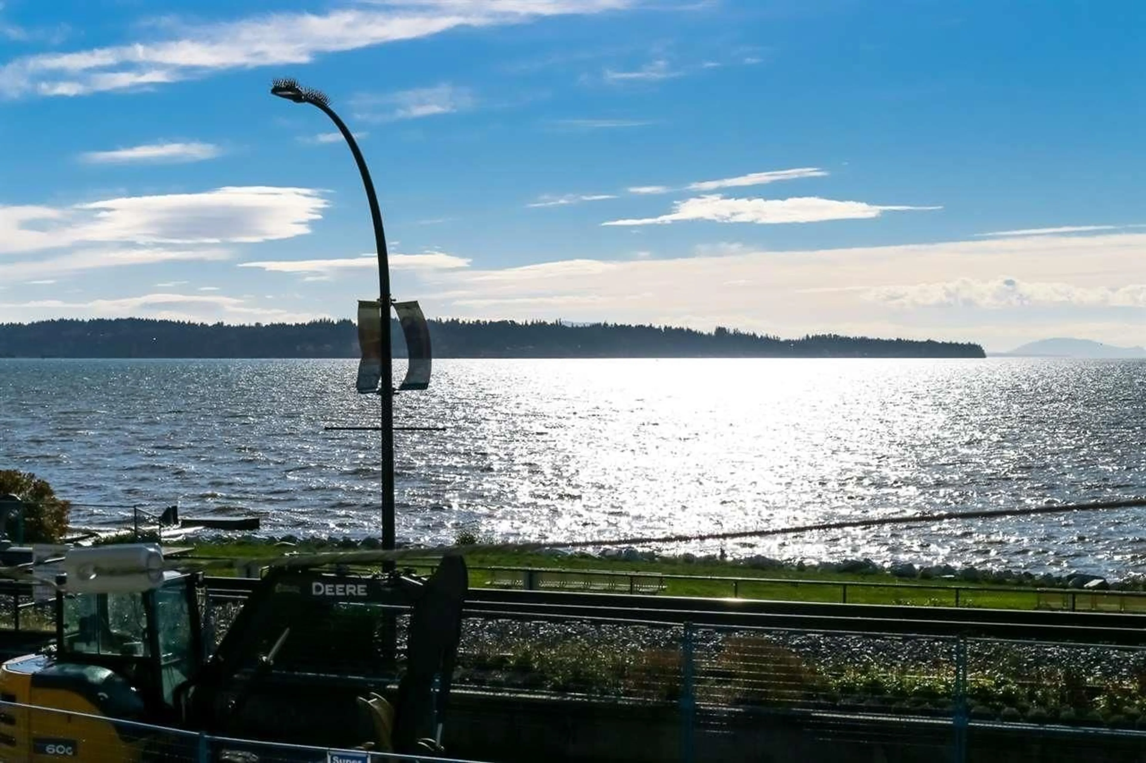 Unknown for 204 - 15581 MARINE, White Rock British Columbia V4B1C9