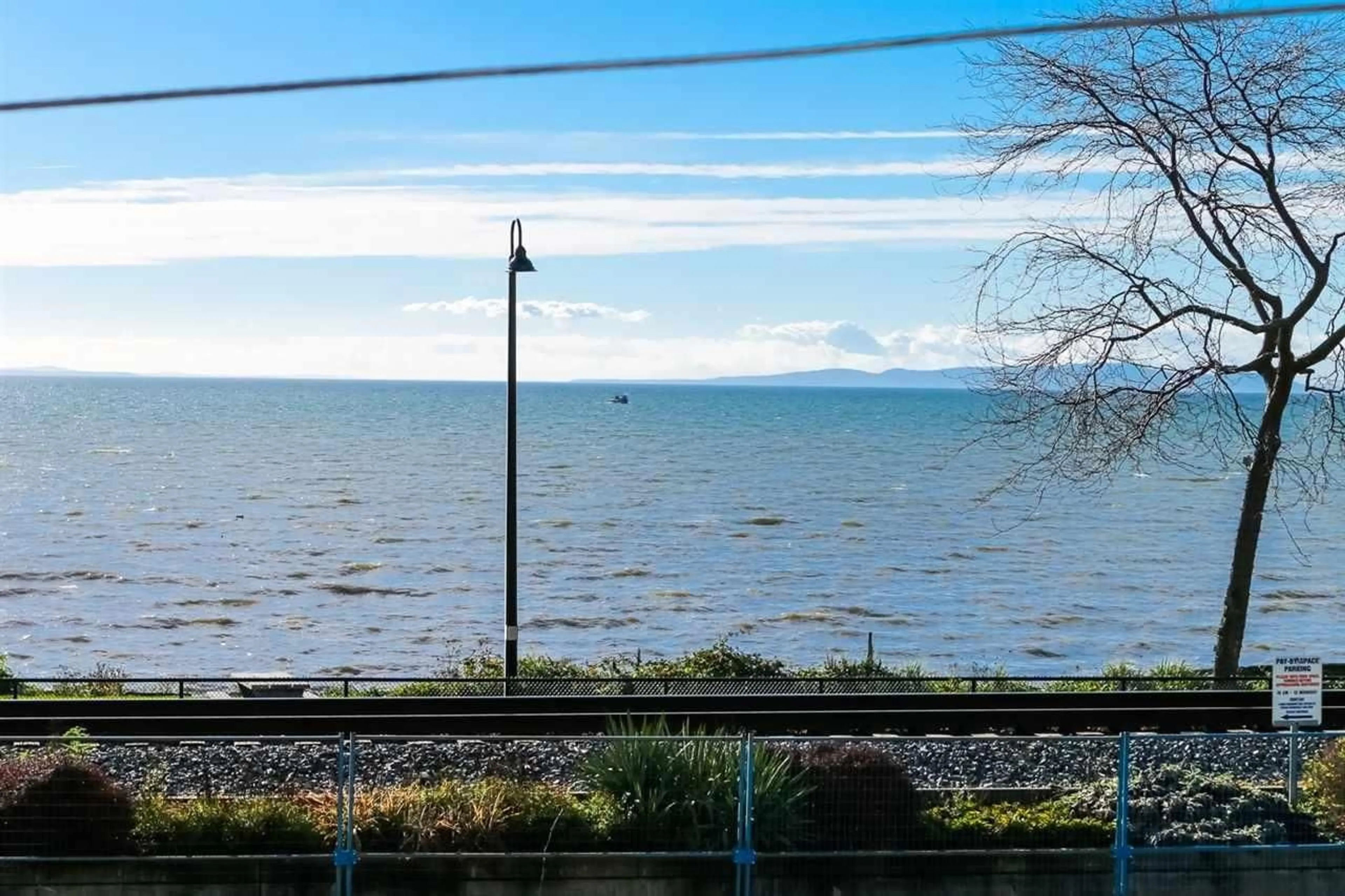 Unknown for 204 - 15581 MARINE, White Rock British Columbia V4B1C9