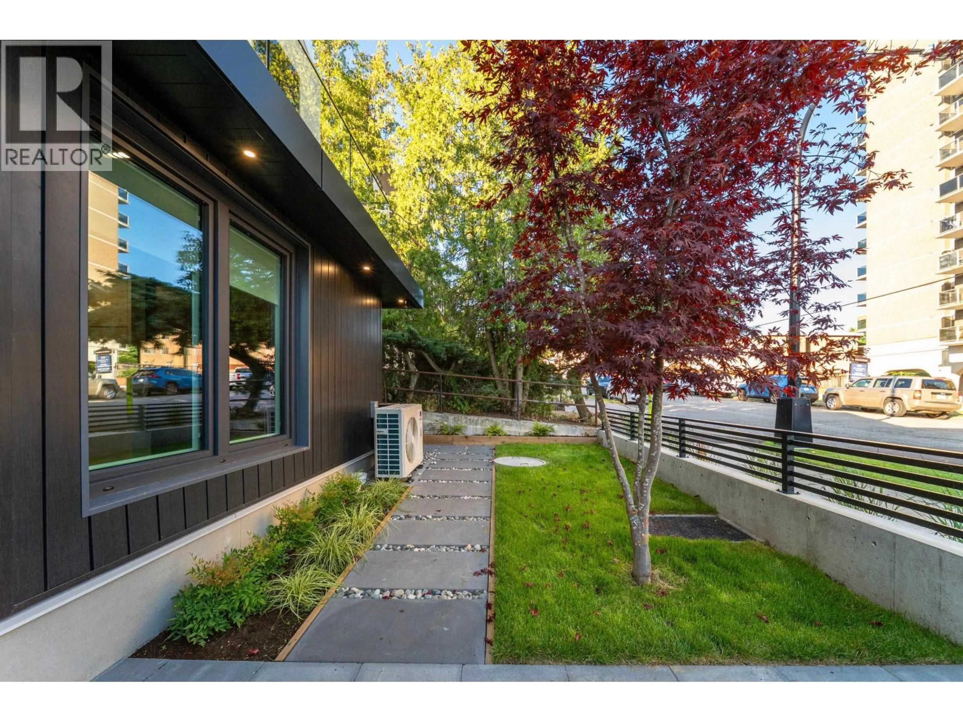 Patio, unknown for 2 - 817 ST. ANDREWS STREET, New Westminster British Columbia V3M1V9
