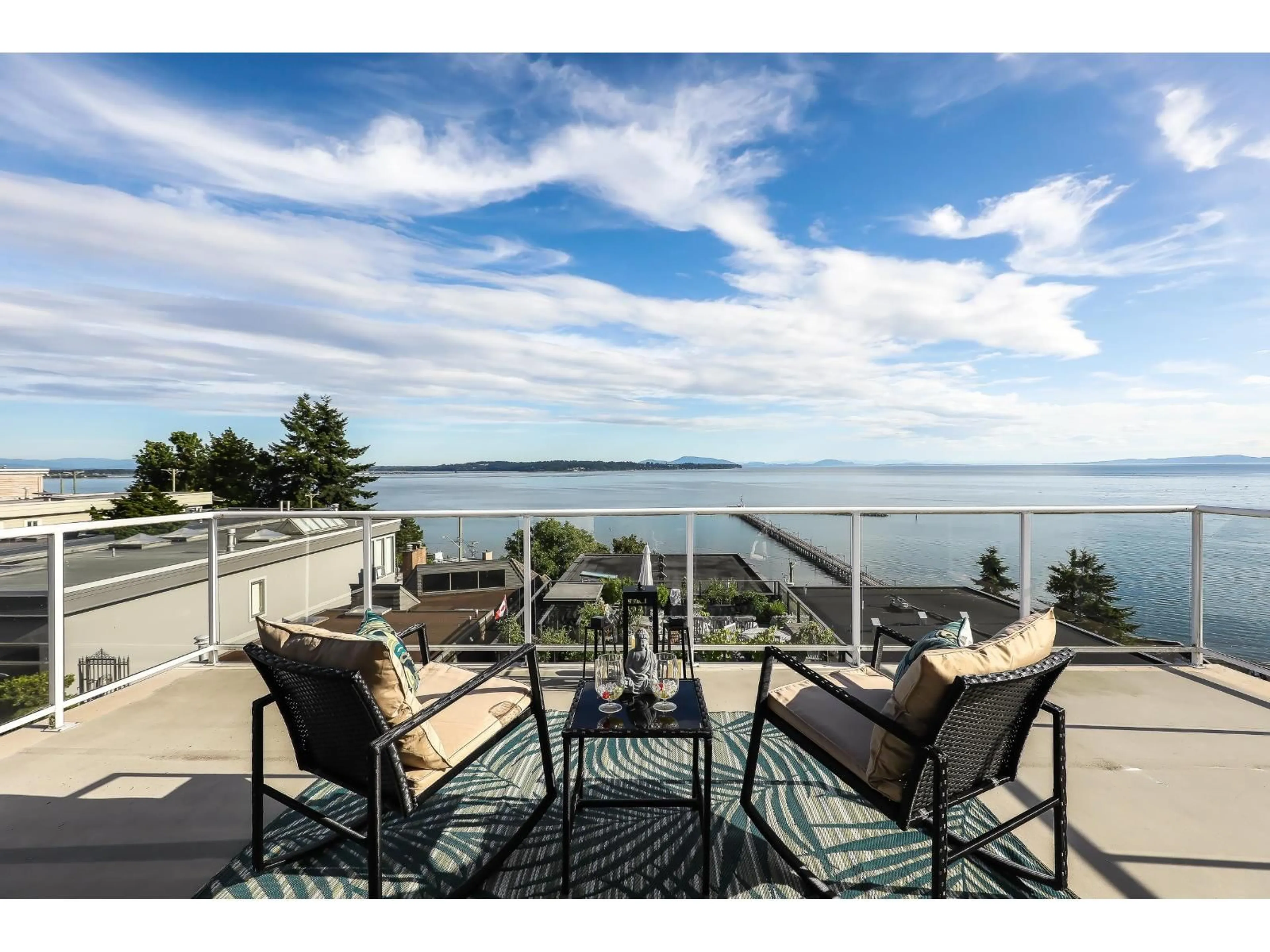Patio, water/lake/river/ocean view for 15062 ROYAL, White Rock British Columbia V4B1L9