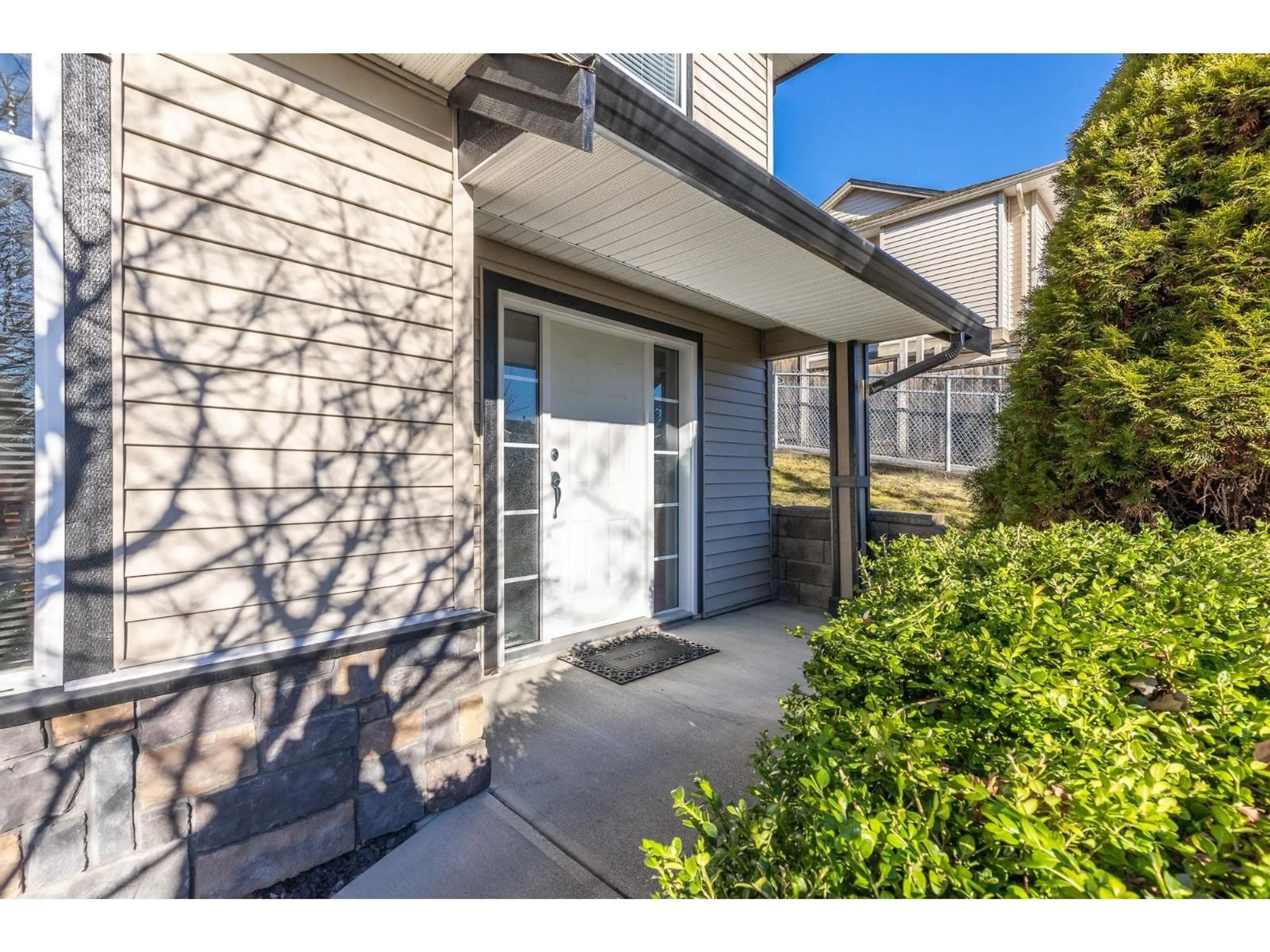 Indoor entryway for 32415 BADGER, Mission British Columbia V2V5H8