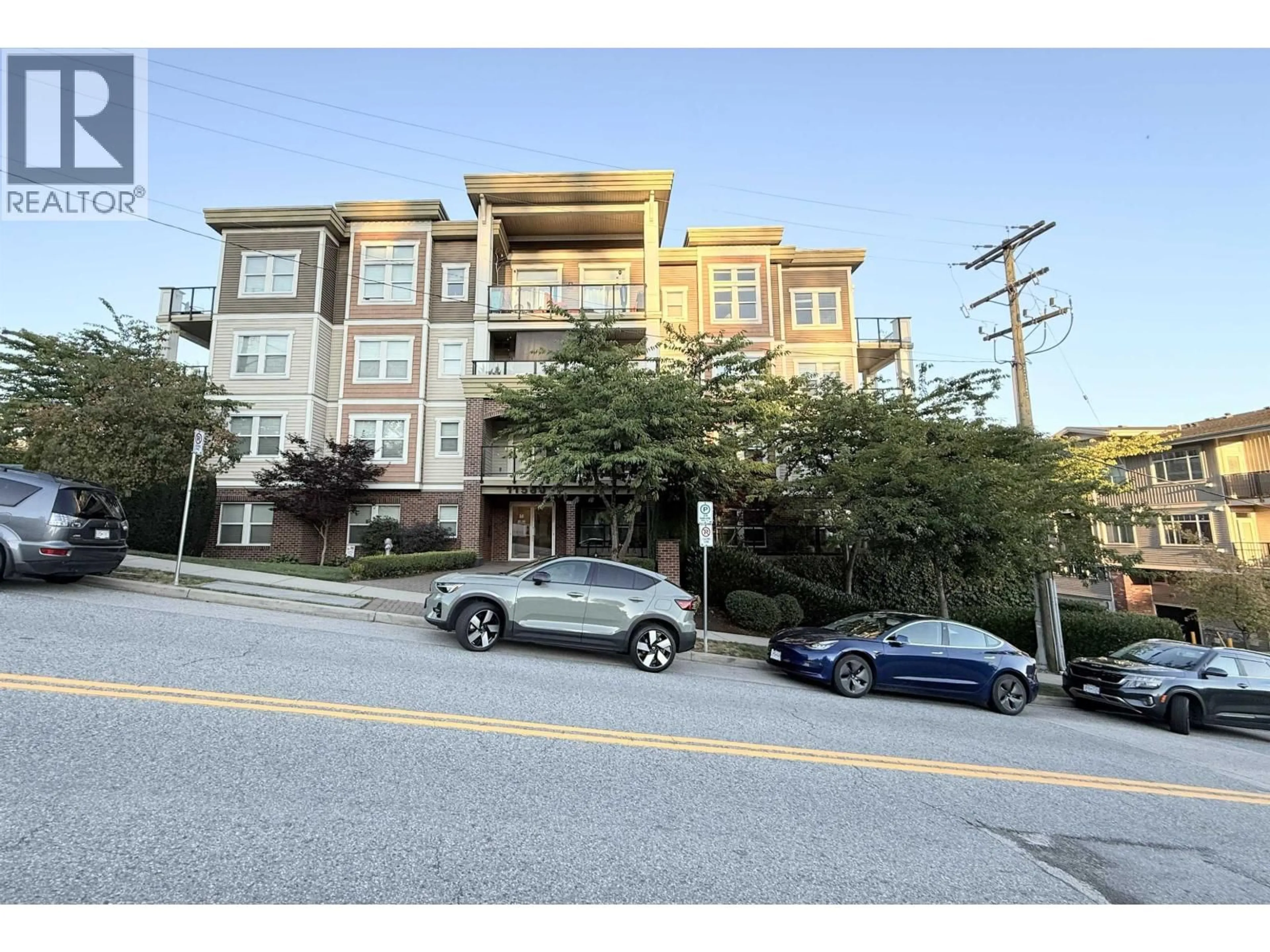 A pic from outside/outdoor area/front of a property/back of a property/a pic from drone, unknown for 105 - 11580 223 STREET, Maple Ridge British Columbia V2X9H1