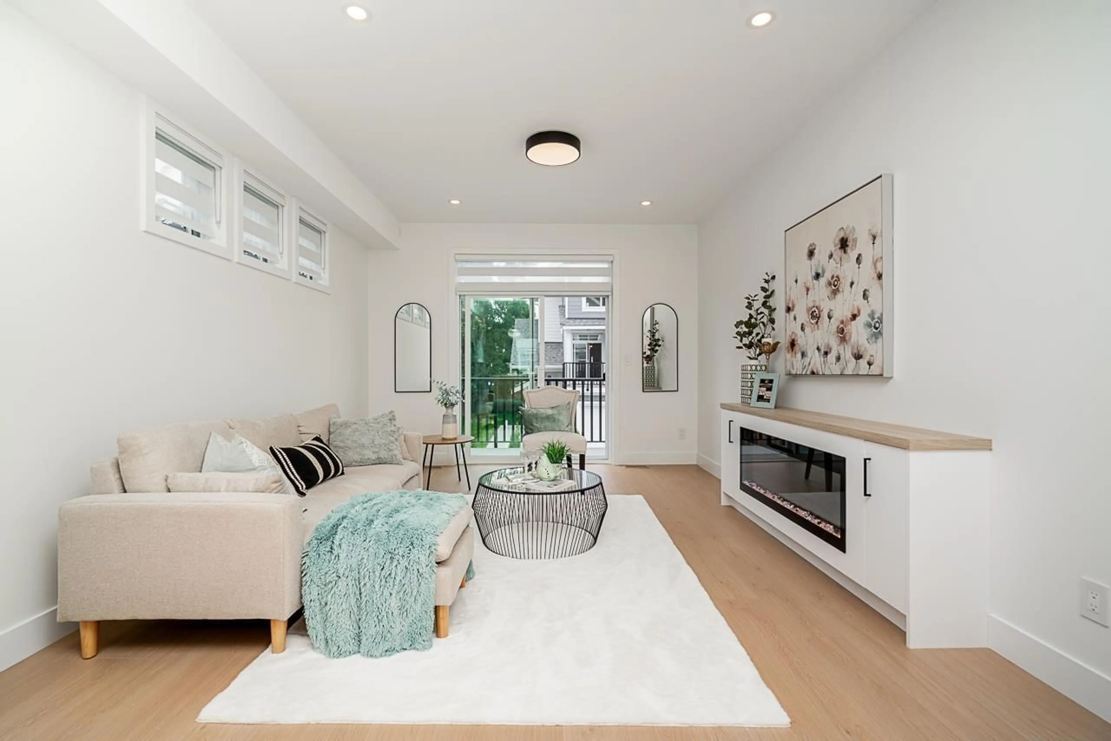 Living room with furniture, unknown for 6 - 2525 156, Surrey British Columbia V3P1C7