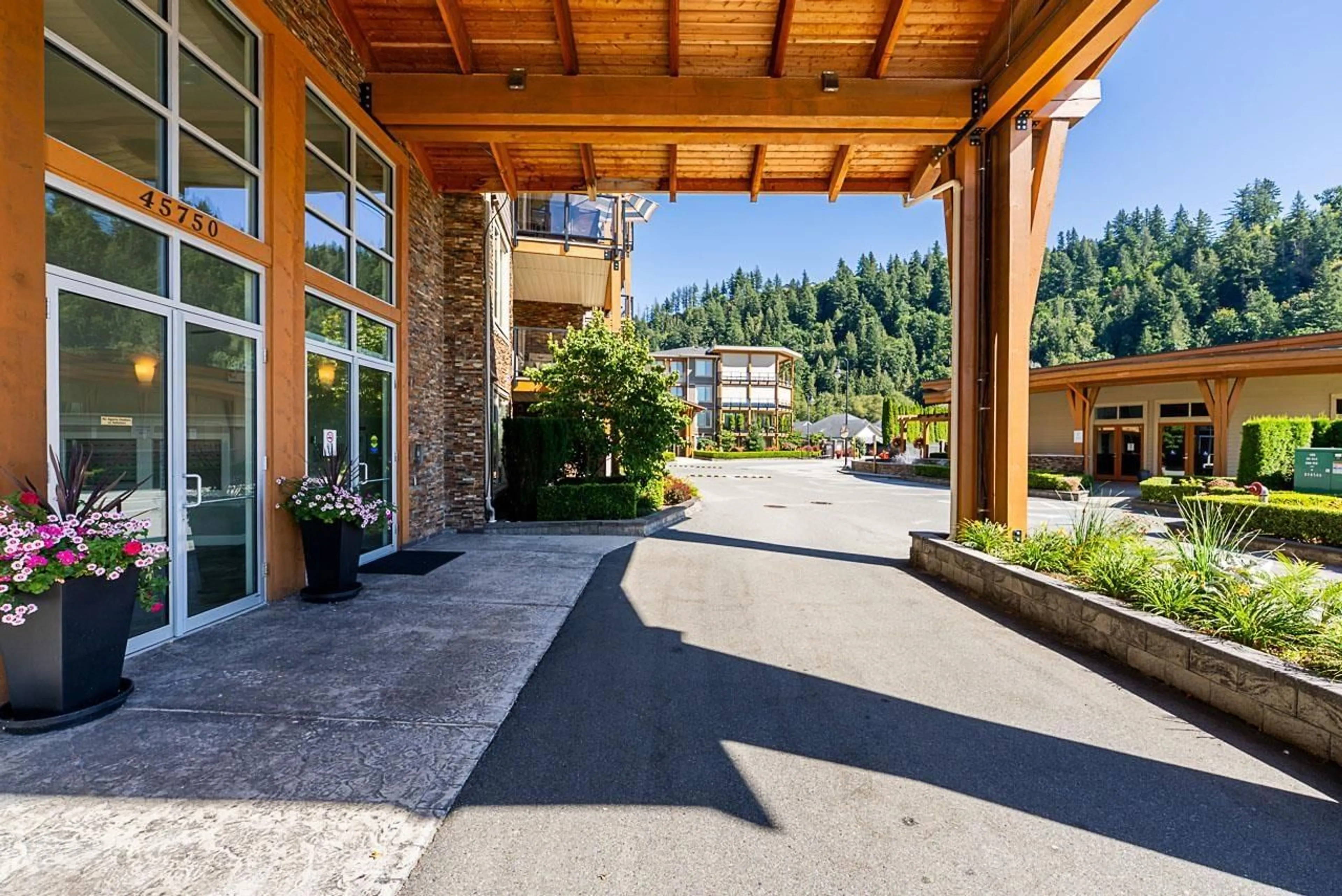 Patio, mountain view for 201 - 45750 KEITH WILSON ROAD, Chilliwack British Columbia V2R0X3
