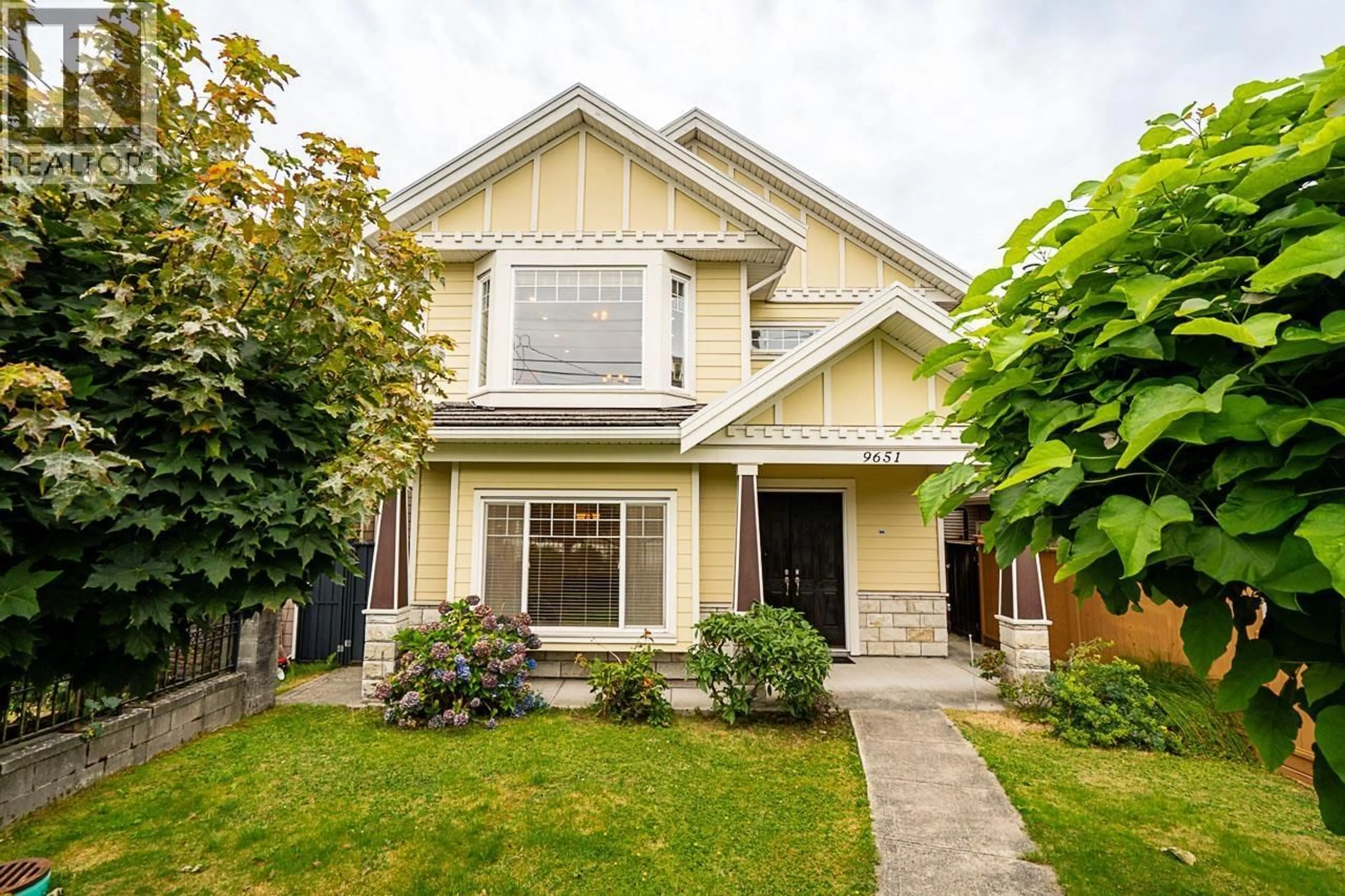 Home with vinyl exterior material, street for 9651 NO. 1 ROAD, Richmond British Columbia V7E1R8