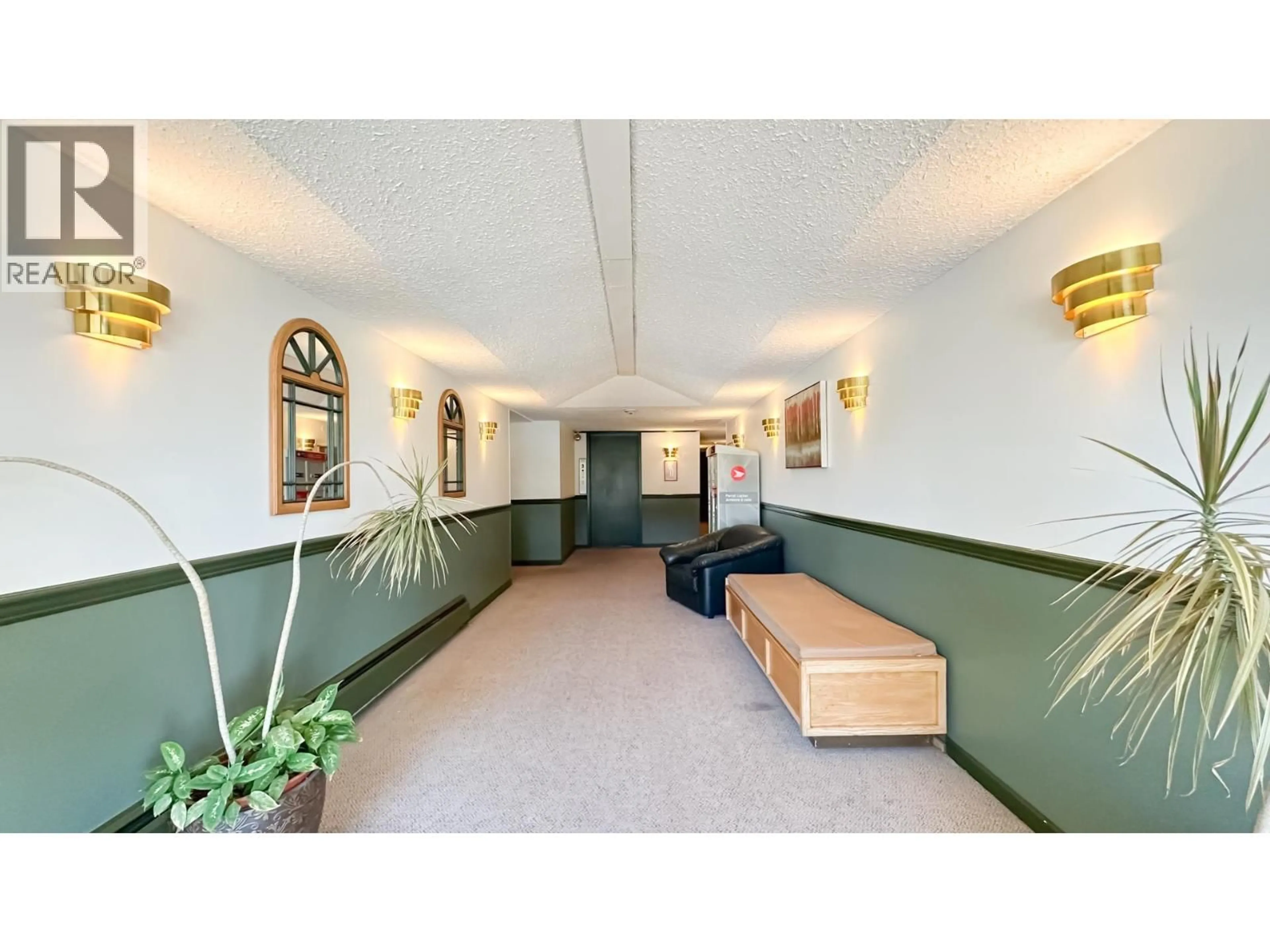 Indoor foyer for 306 - 252 2ND STREET, North Vancouver British Columbia V7M1C8