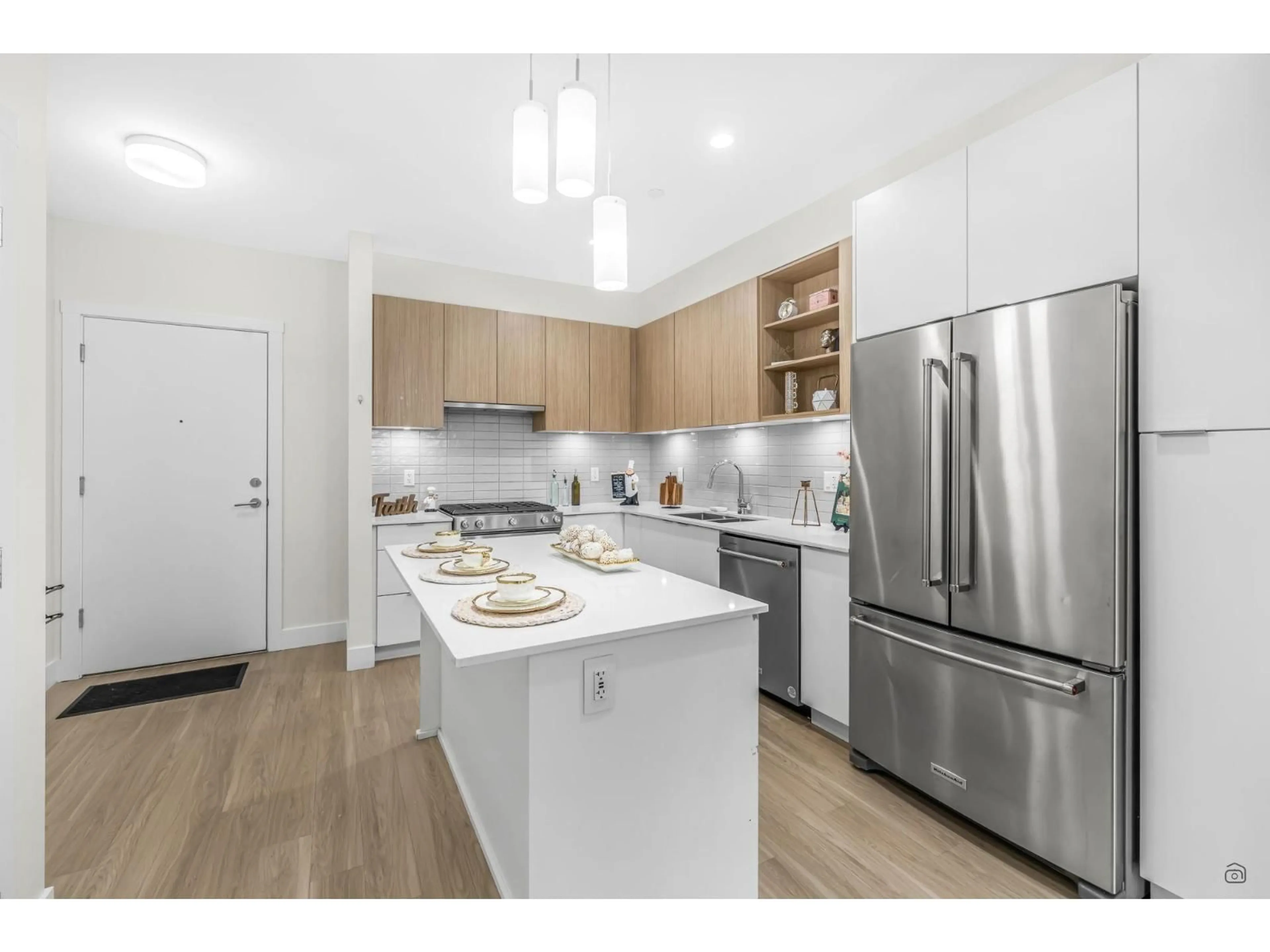 Open concept kitchen, unknown for 409 - 6960 NICHOLSON, Delta British Columbia V4E1Z7
