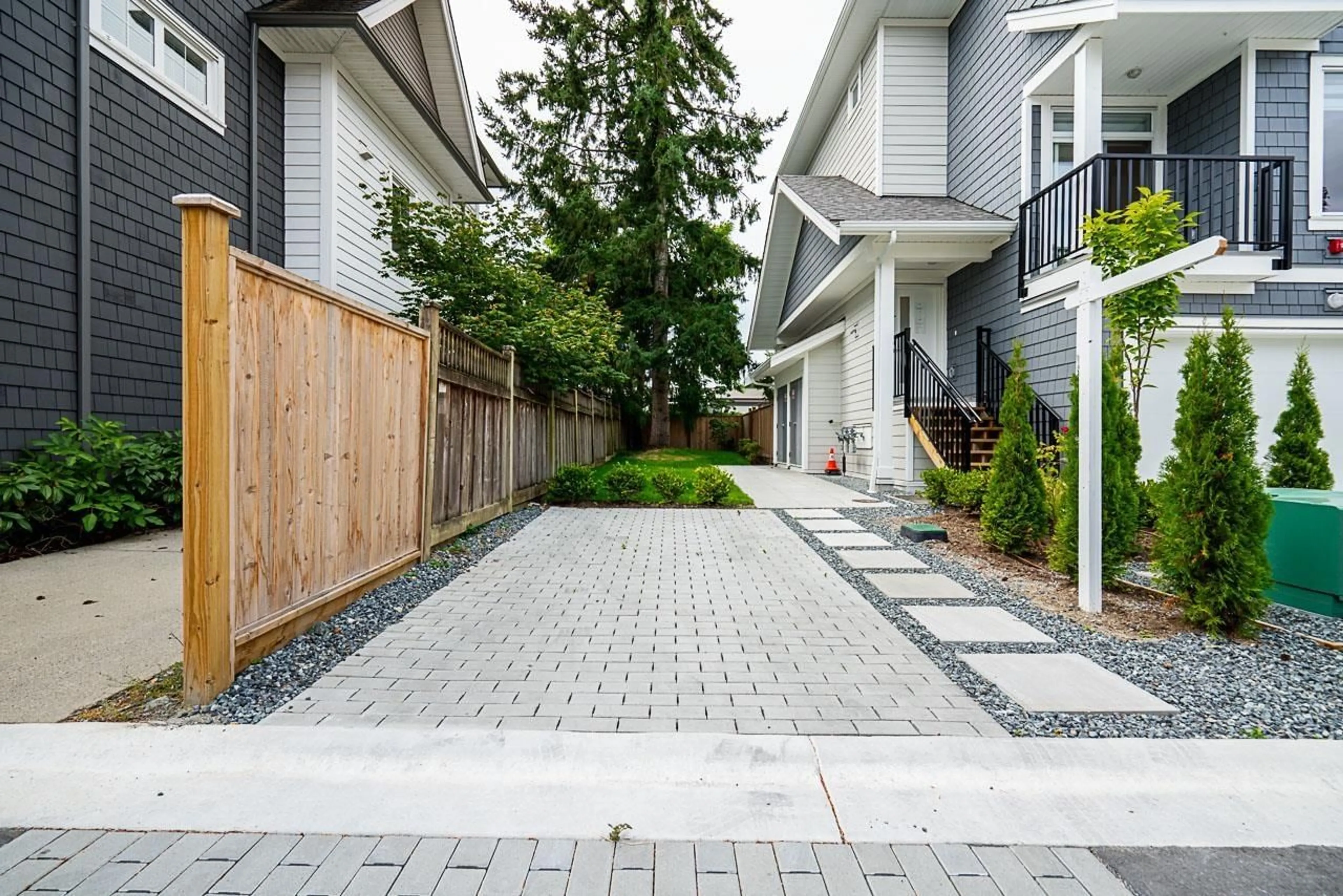 Patio, street for 1 - 2525 156, Surrey British Columbia V4P1C7