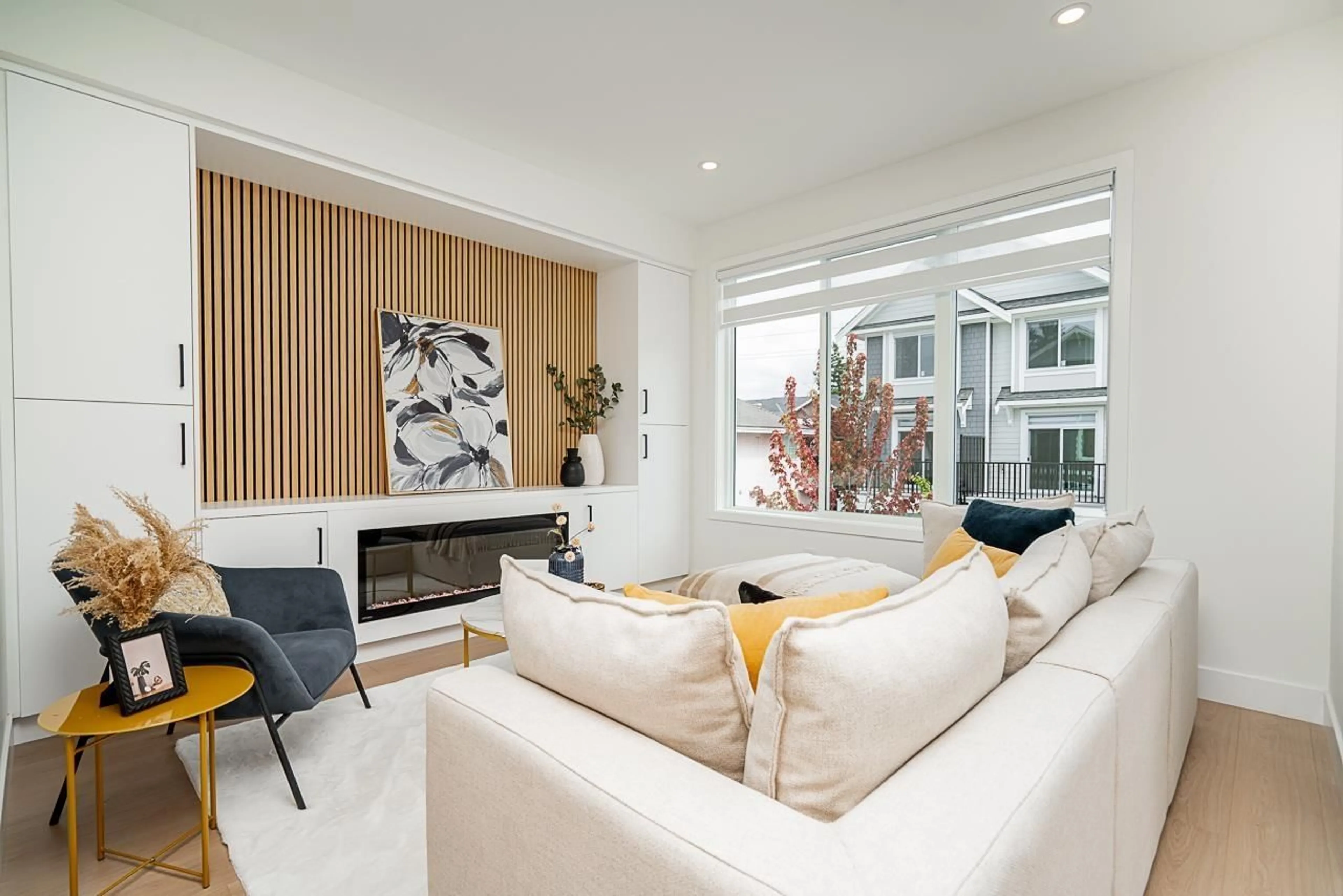 Living room with furniture, unknown for 1 - 2525 156, Surrey British Columbia V4P1C7