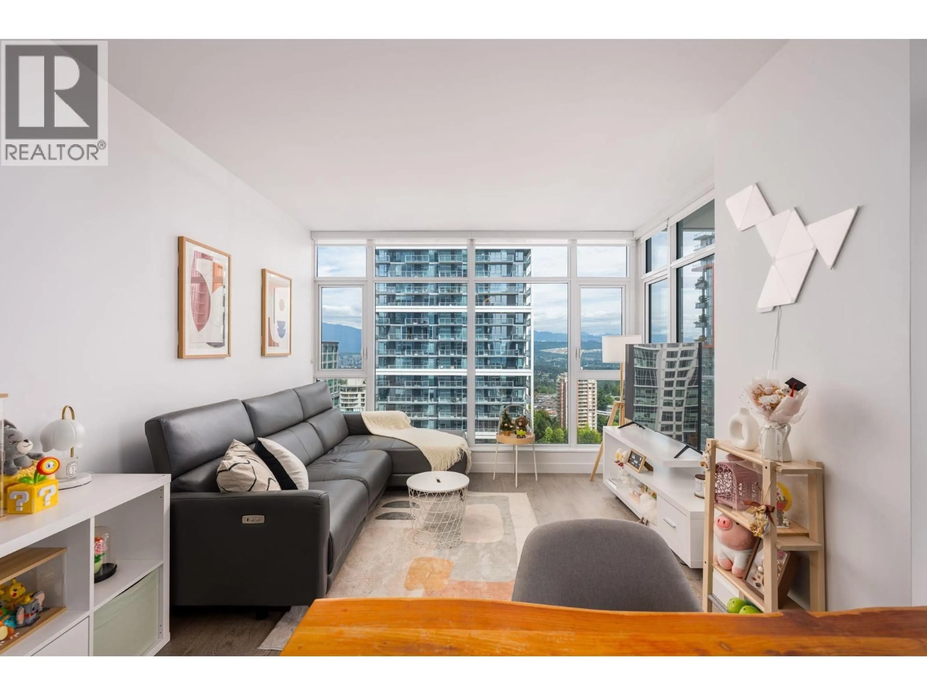 Living room with furniture, unknown for 2107 - 6080 MCKAY AVENUE, Burnaby British Columbia V5H0J4