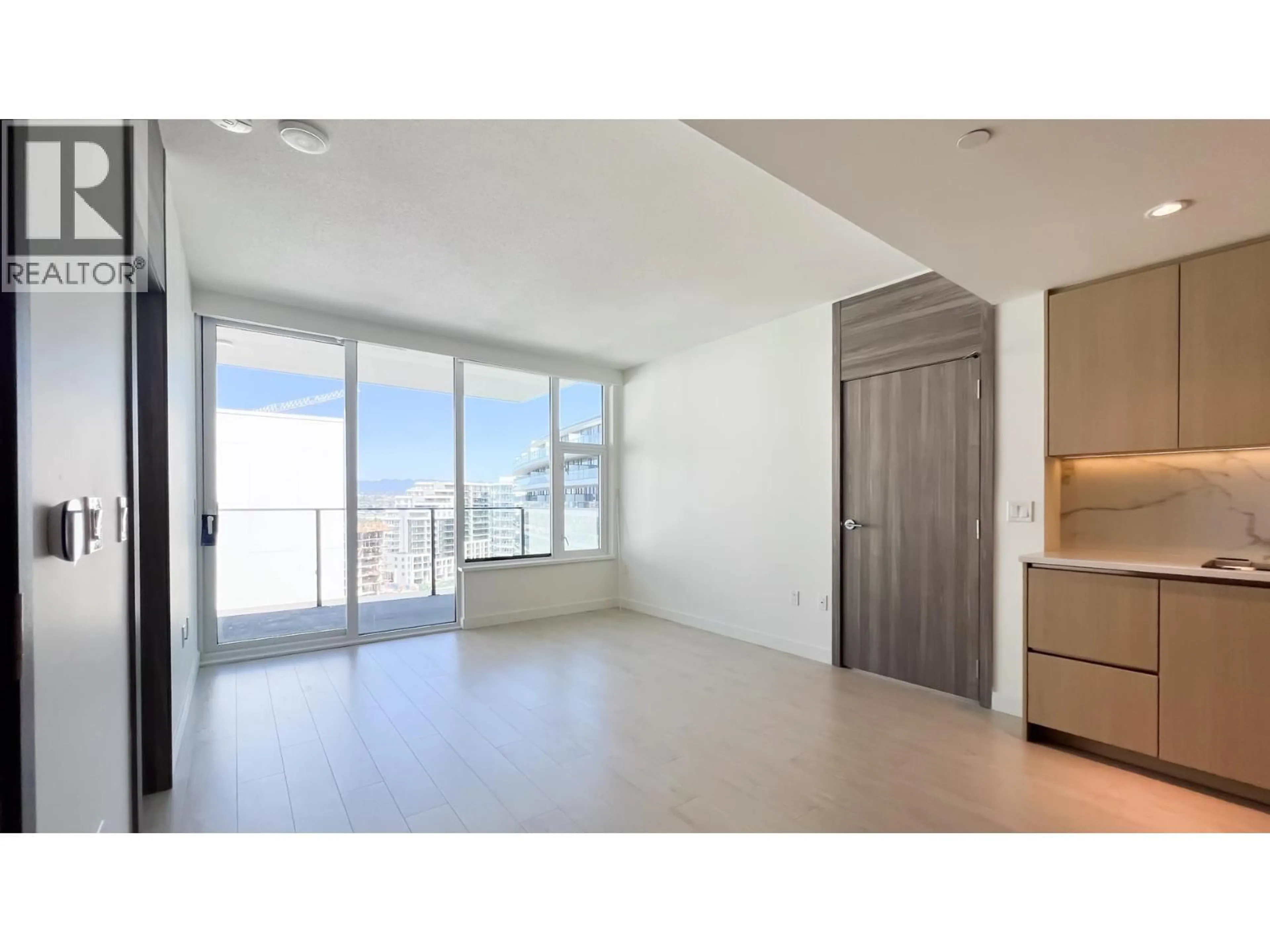 A pic of a room for 1211 - 8611 HAZELBRIDGE WAY, Richmond British Columbia V6X0W8