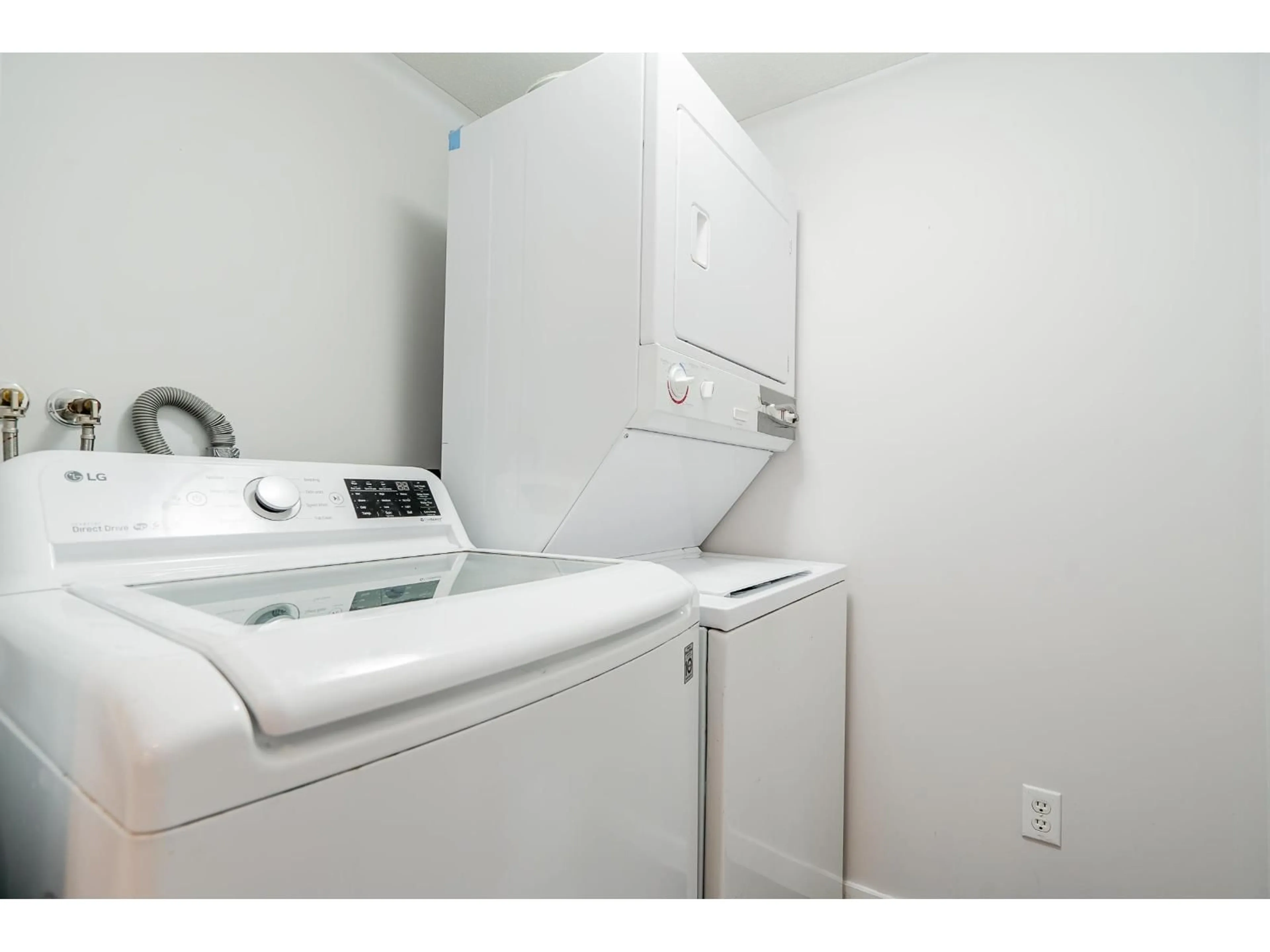 Laundry room for 207 - 2038 SANDALWOOD, Abbotsford British Columbia V2S3H6