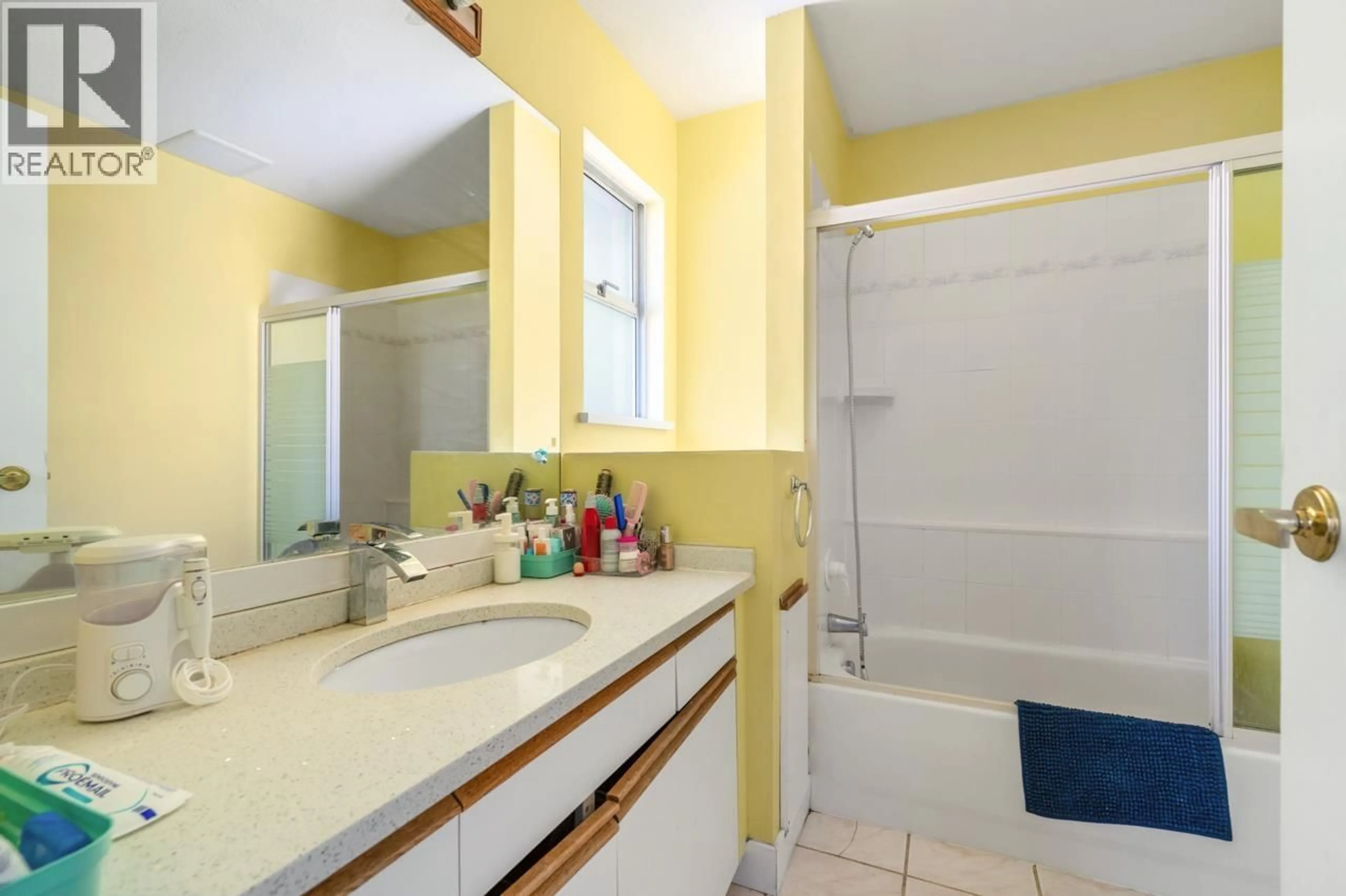 Standard bathroom, ceramic/tile floor for 1281 SHERMAN STREET, Coquitlam British Columbia V3B4T1
