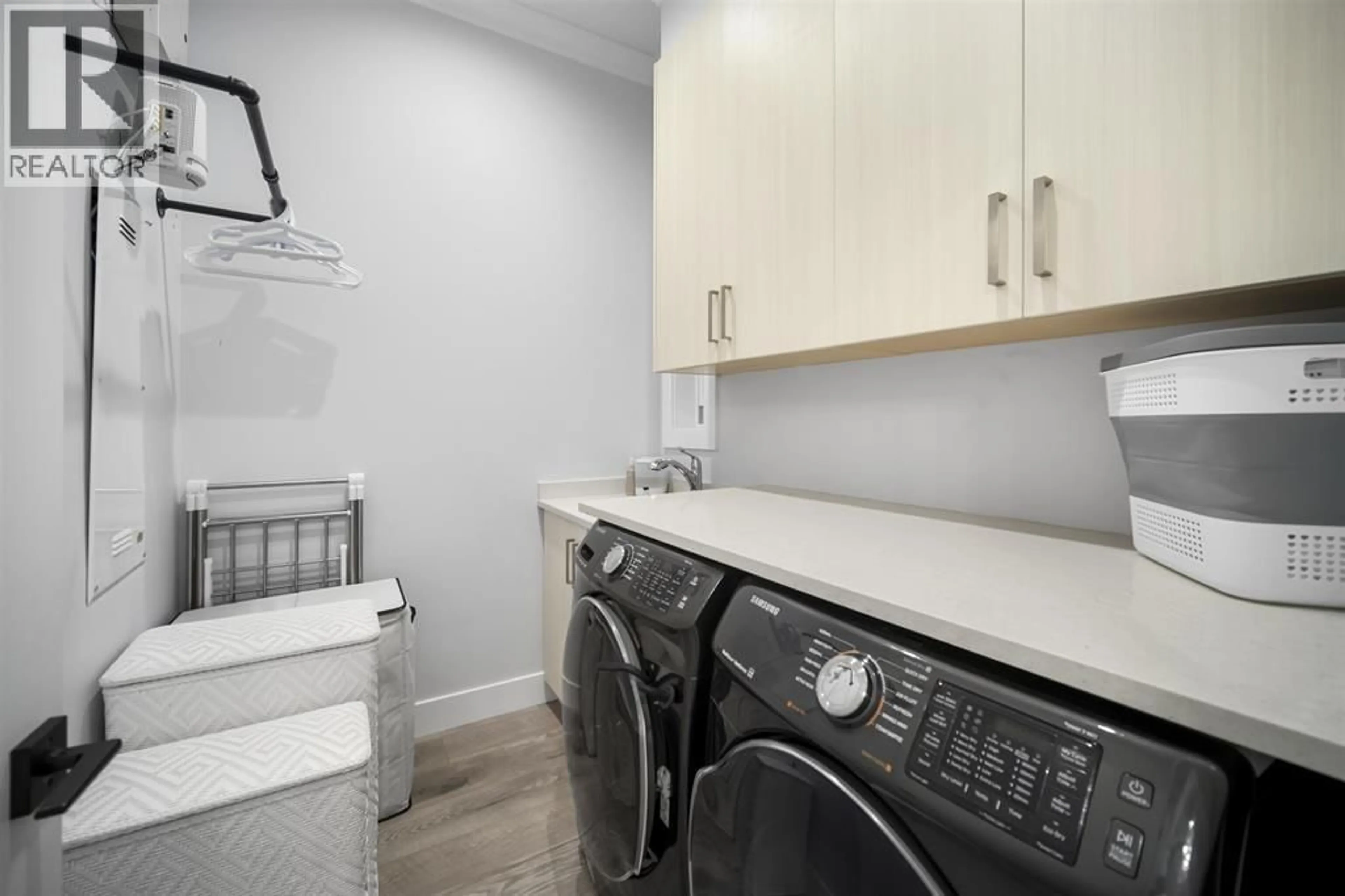 Laundry room for 6898 CARNEGIE STREET, Burnaby British Columbia V5B1Y5
