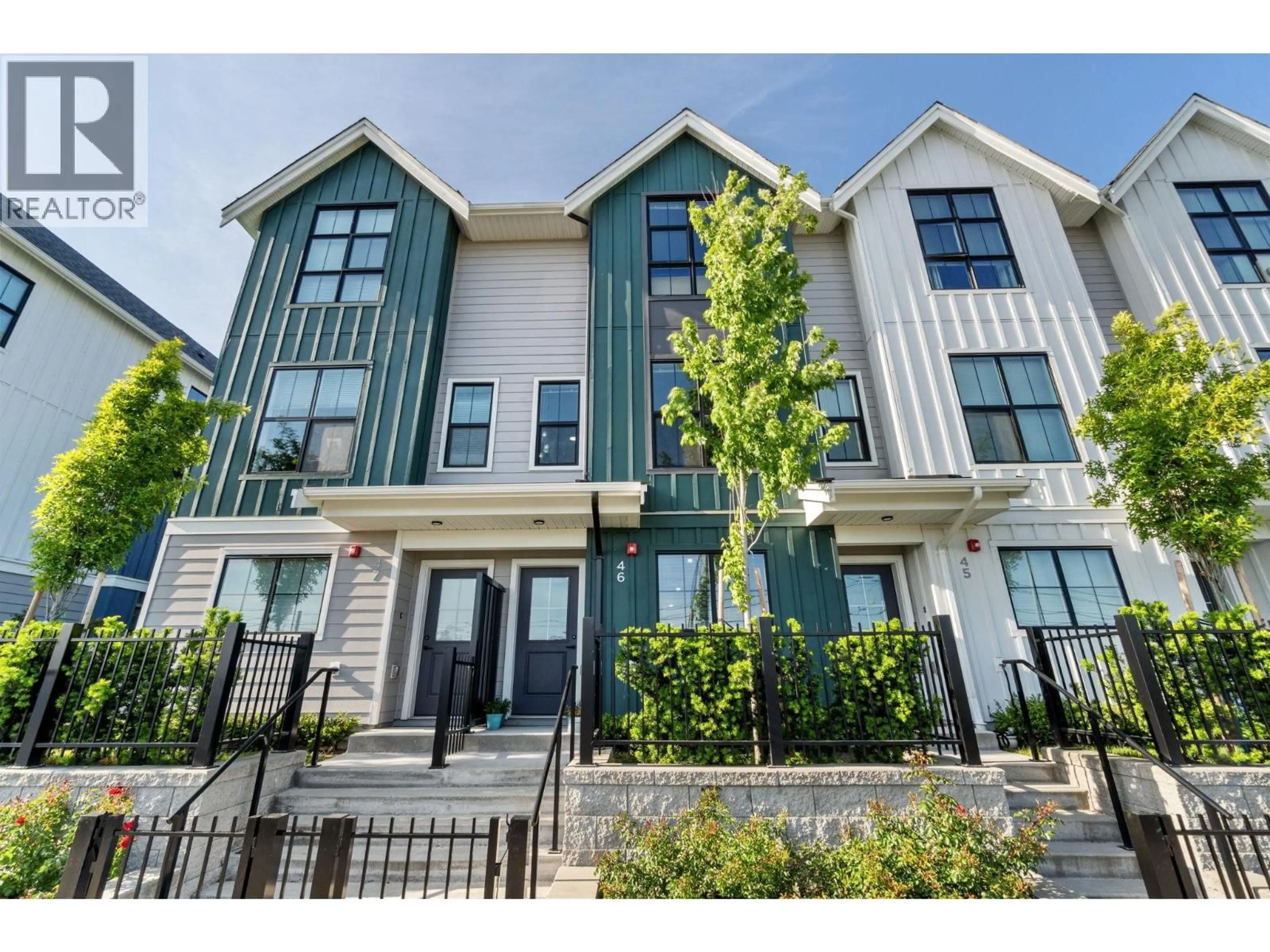Home with vinyl exterior material, street for 46 - 488 FURNESS STREET, New Westminster British Columbia V3M0M1