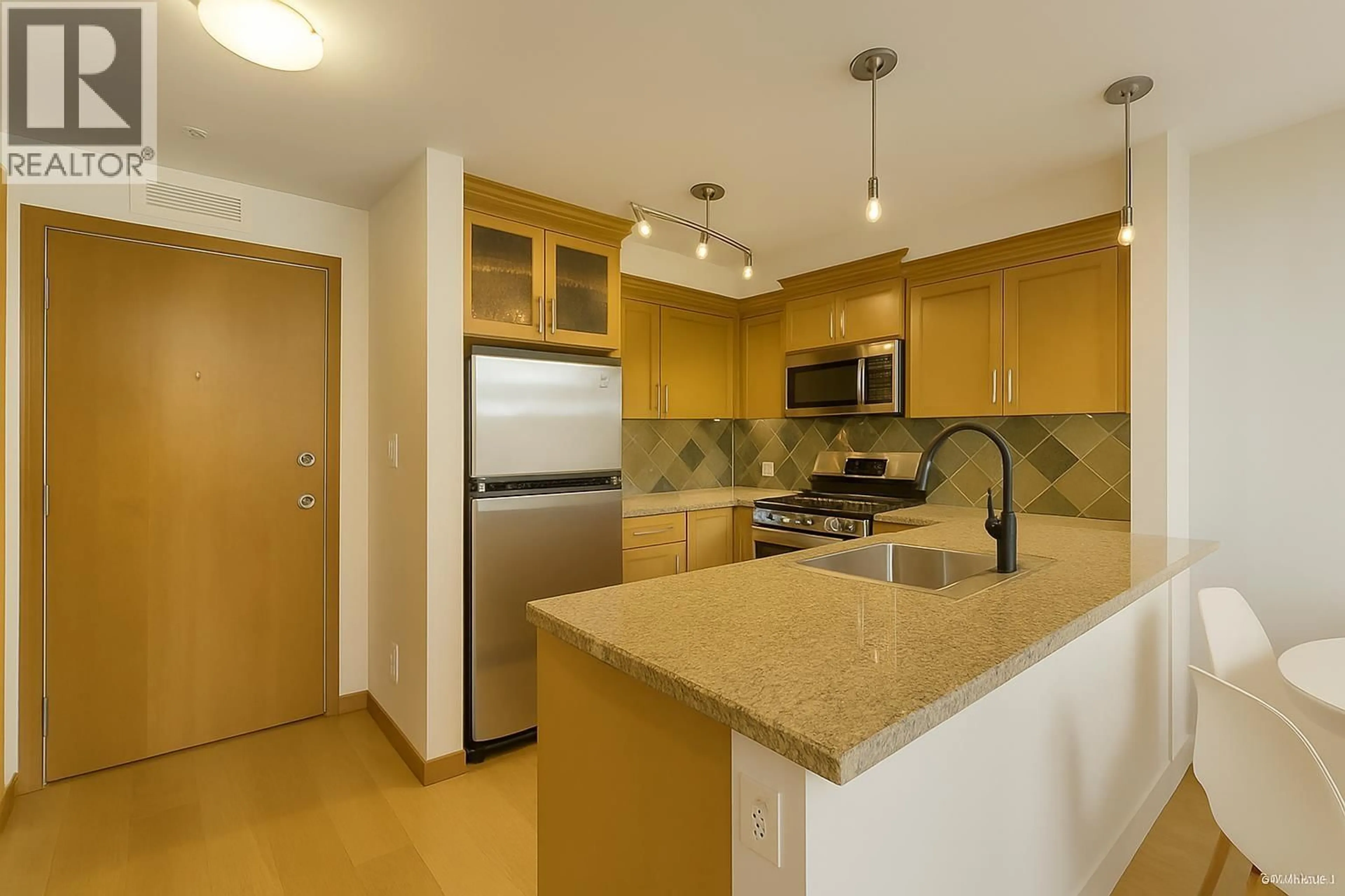 Standard kitchen, unknown for 402 - 10 RENAISSANCE SQUARE, New Westminster British Columbia V3M7B1
