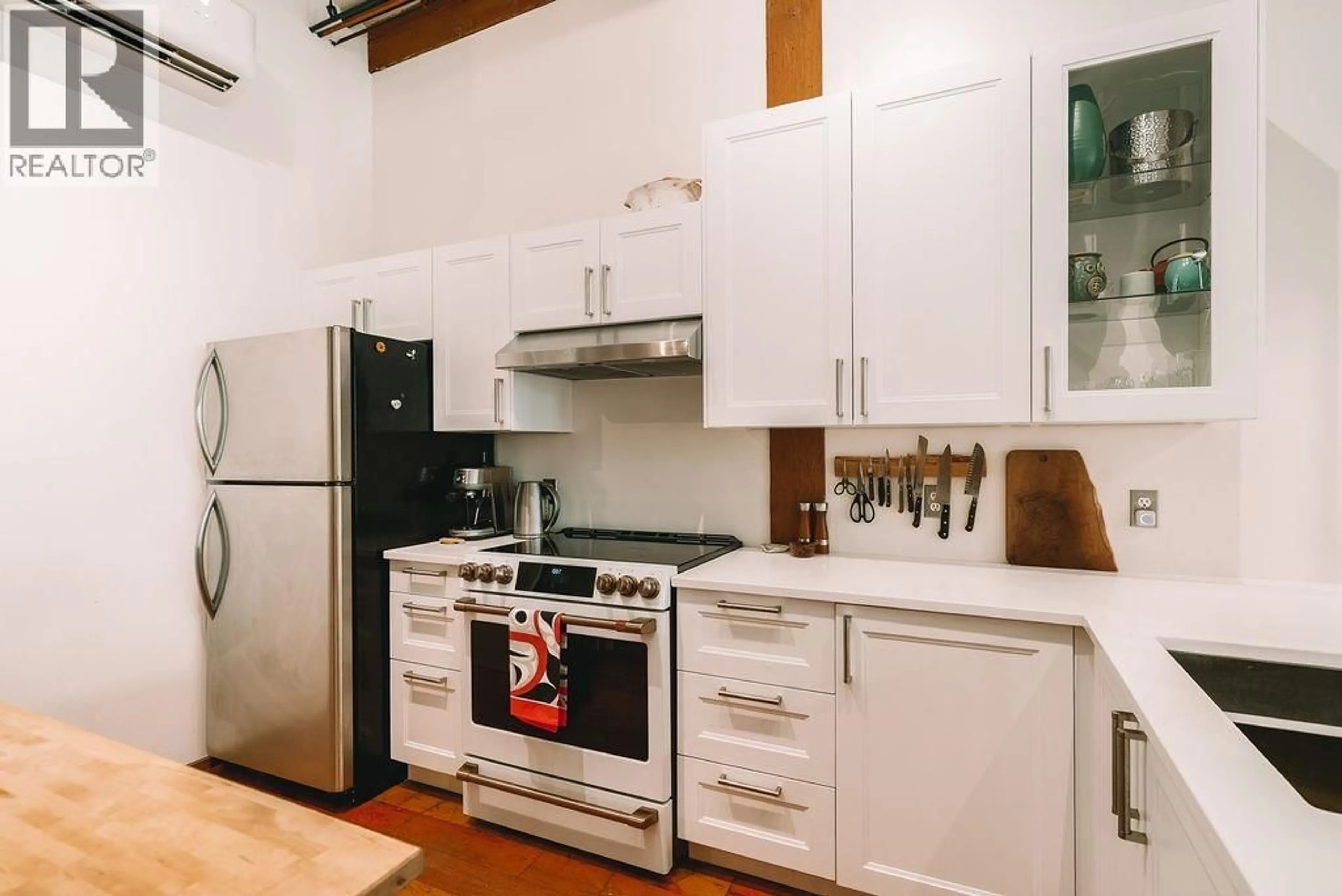 Standard kitchen, unknown for 306 - 2556 HASTINGS STREET, Vancouver British Columbia V5K1Z3