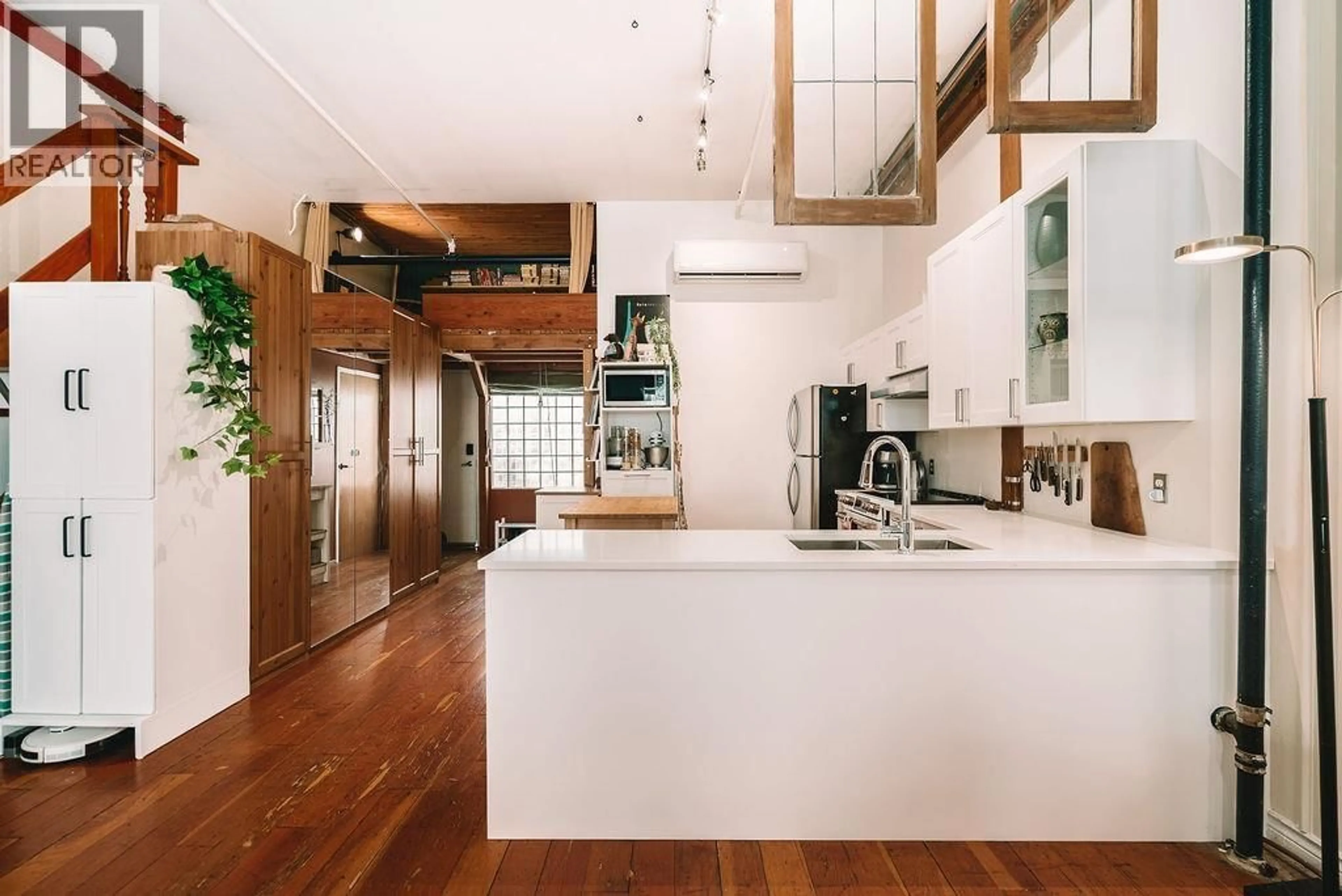 Contemporary kitchen, unknown for 306 - 2556 HASTINGS STREET, Vancouver British Columbia V5K1Z3