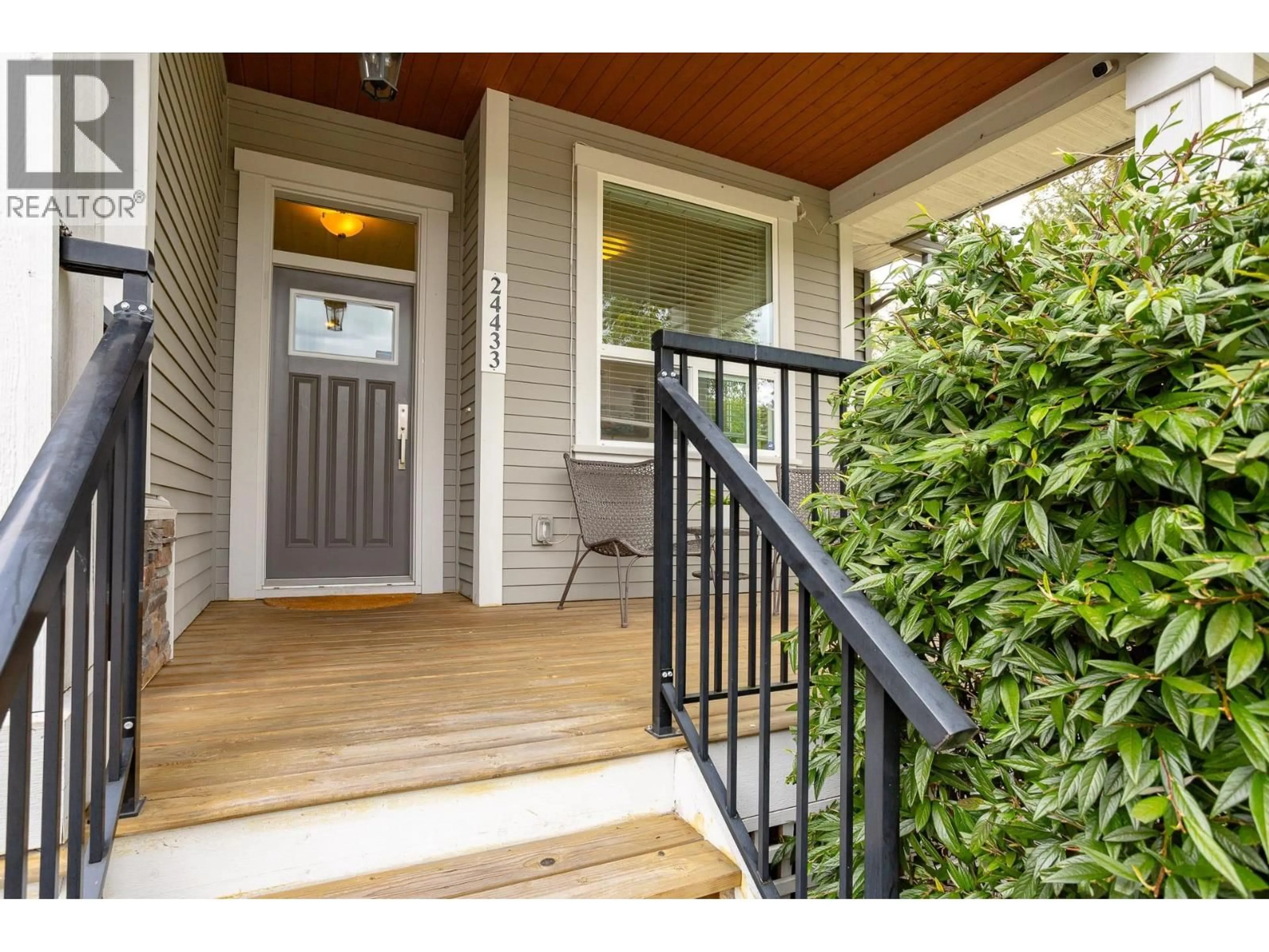 Indoor entryway for 24433 113A AVENUE, Maple Ridge British Columbia V2W0H4