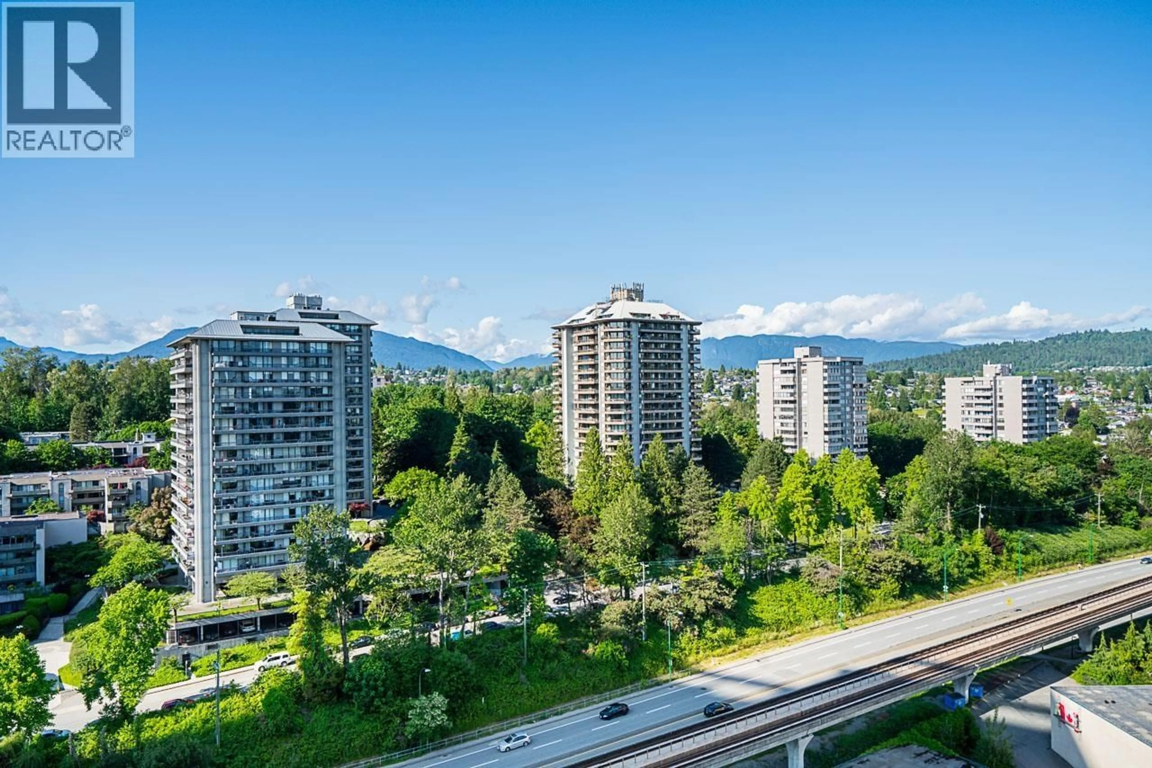A pic from outside/outdoor area/front of a property/back of a property/a pic from drone, city buildings view from balcony for 2305 - 2133 DOUGLAS ROAD, Burnaby British Columbia V5C0E9