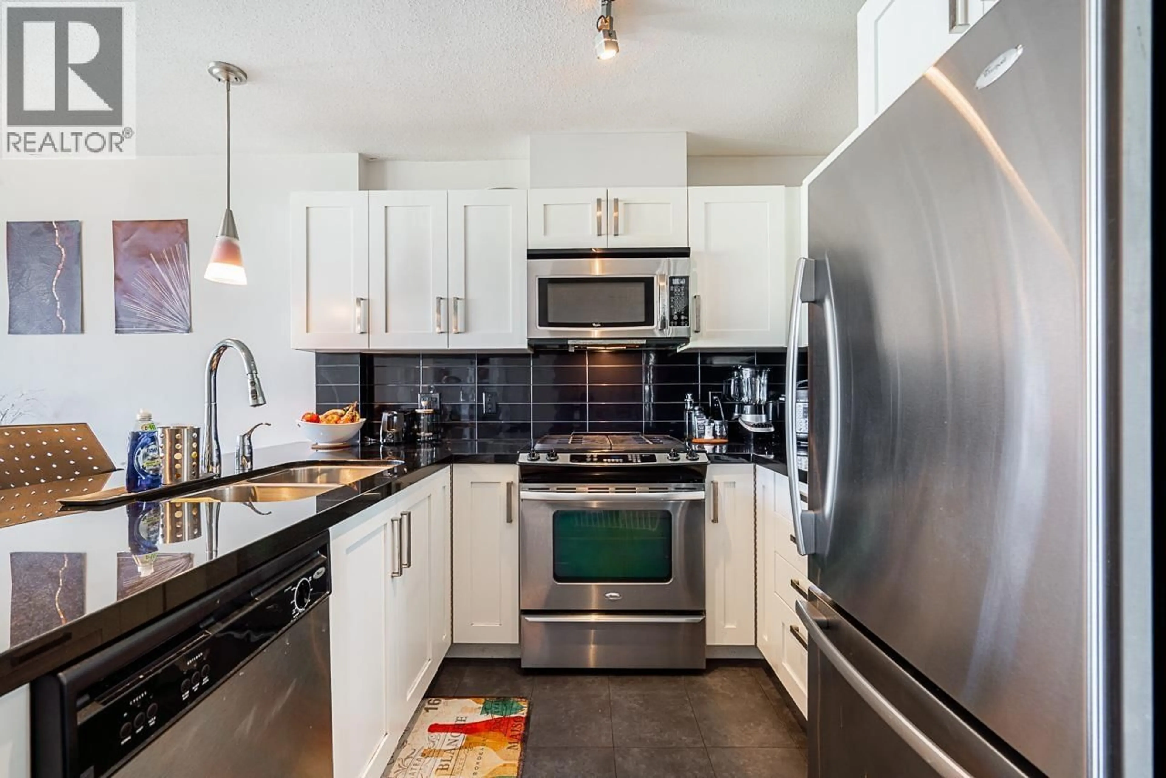 Unknown for 2305 - 2133 DOUGLAS ROAD, Burnaby British Columbia V5C0E9