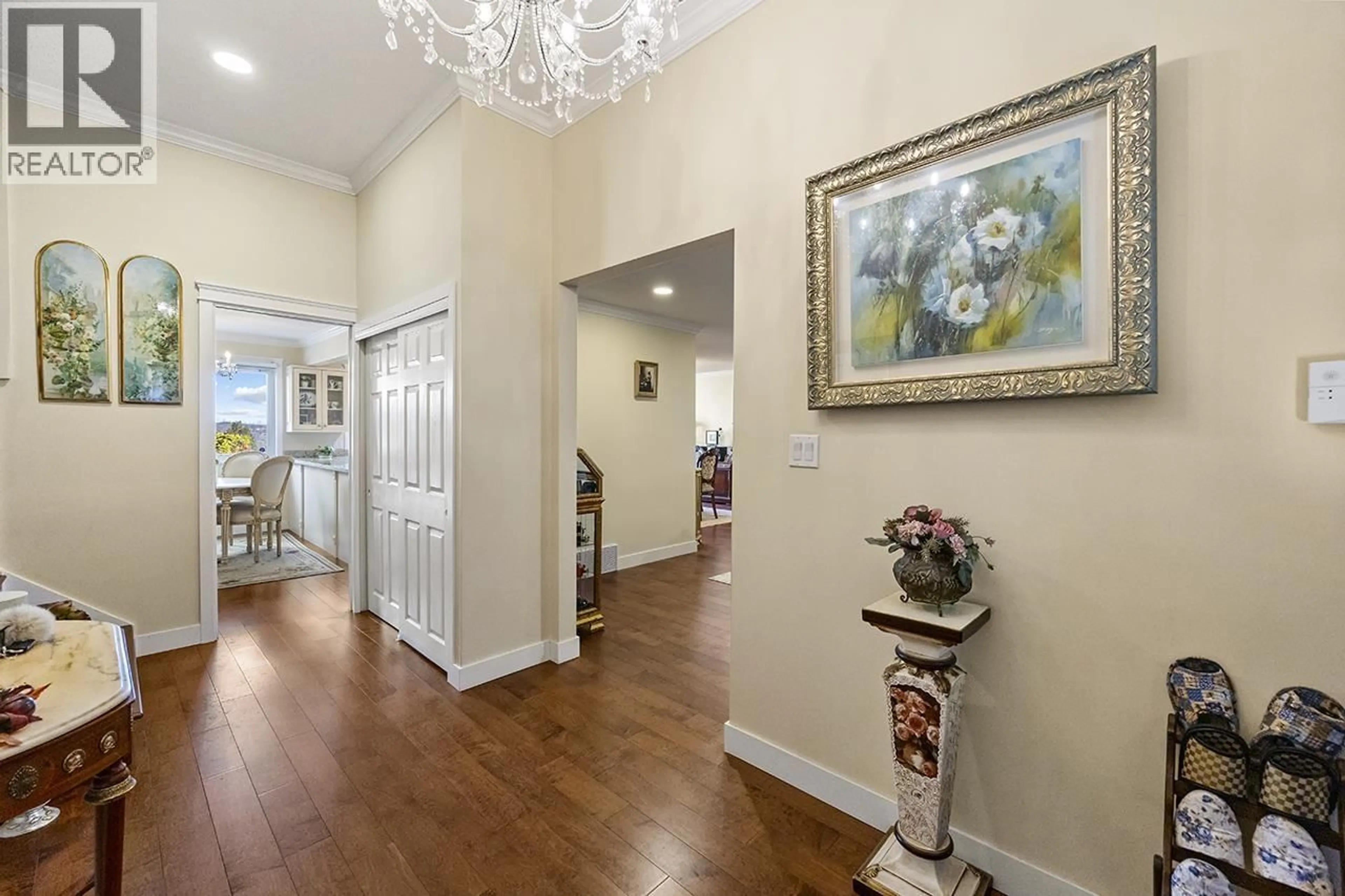 Indoor foyer for 317 HICKEY DRIVE, Coquitlam British Columbia V3K5T3