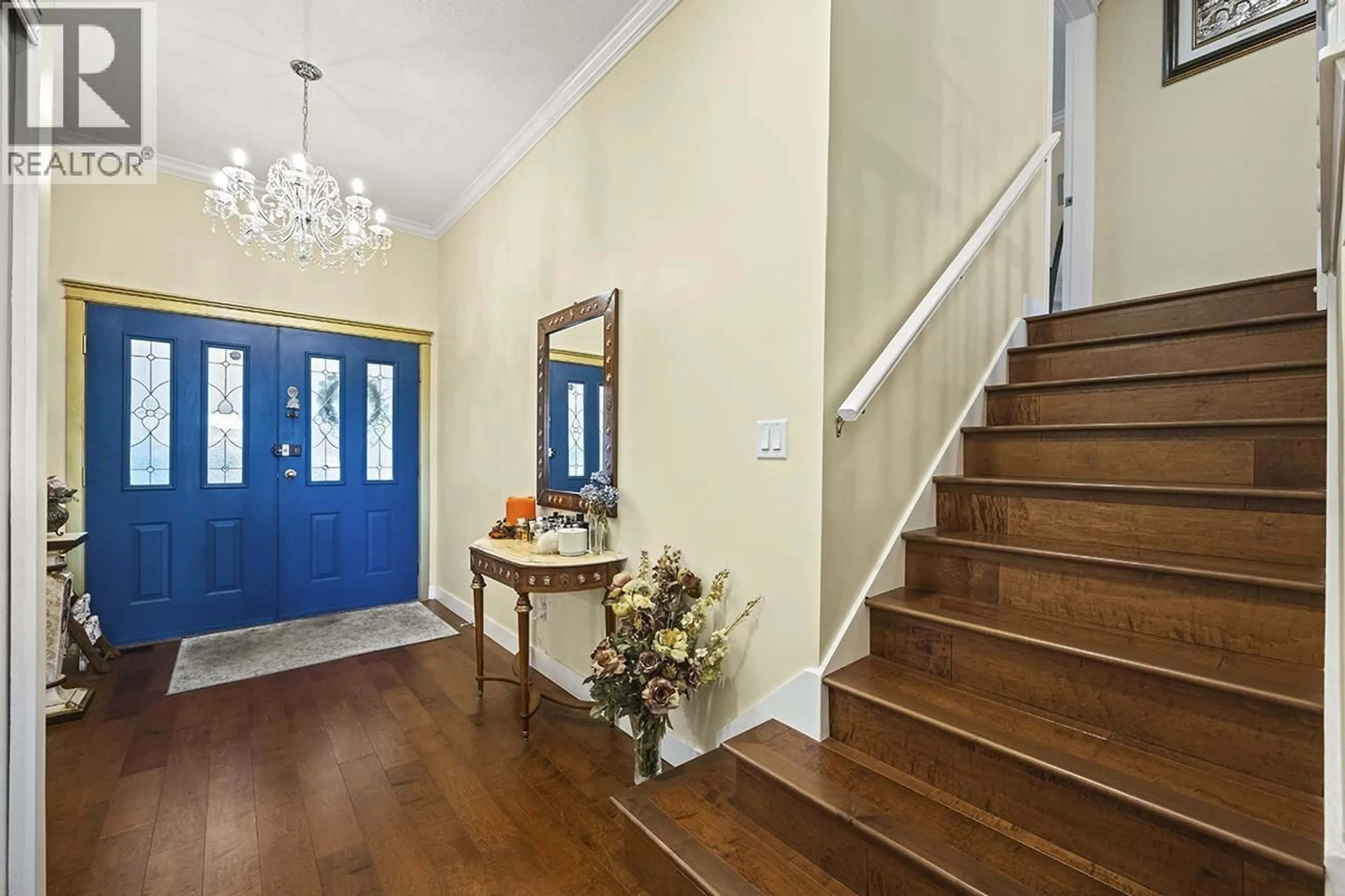 Indoor foyer for 317 HICKEY DRIVE, Coquitlam British Columbia V3K5T3