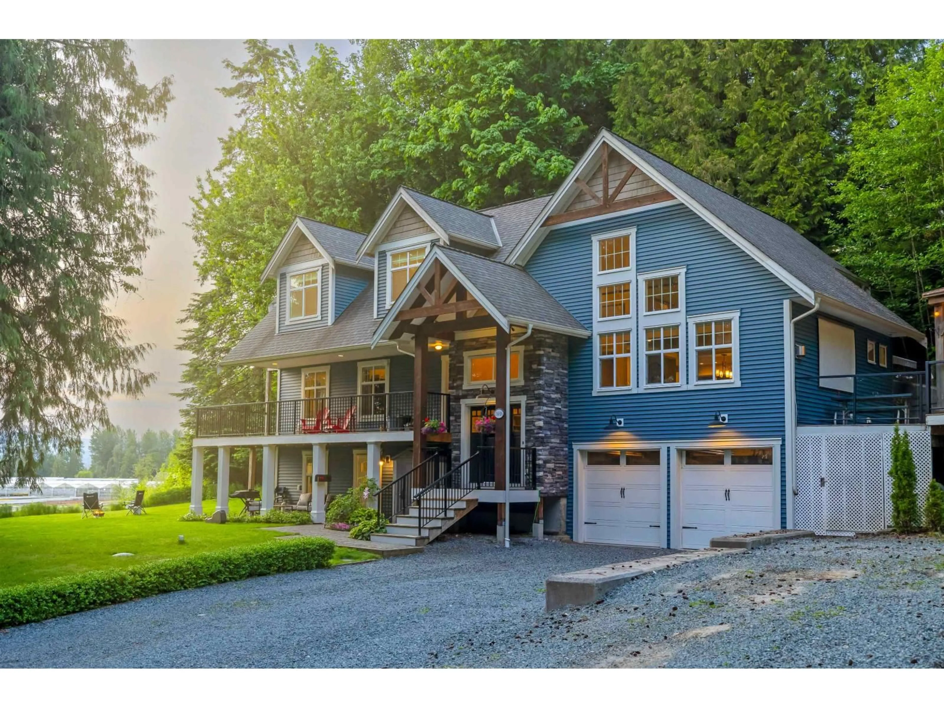 Home with vinyl exterior material, street for 35005 BATEMAN, Abbotsford British Columbia V2S7Y8