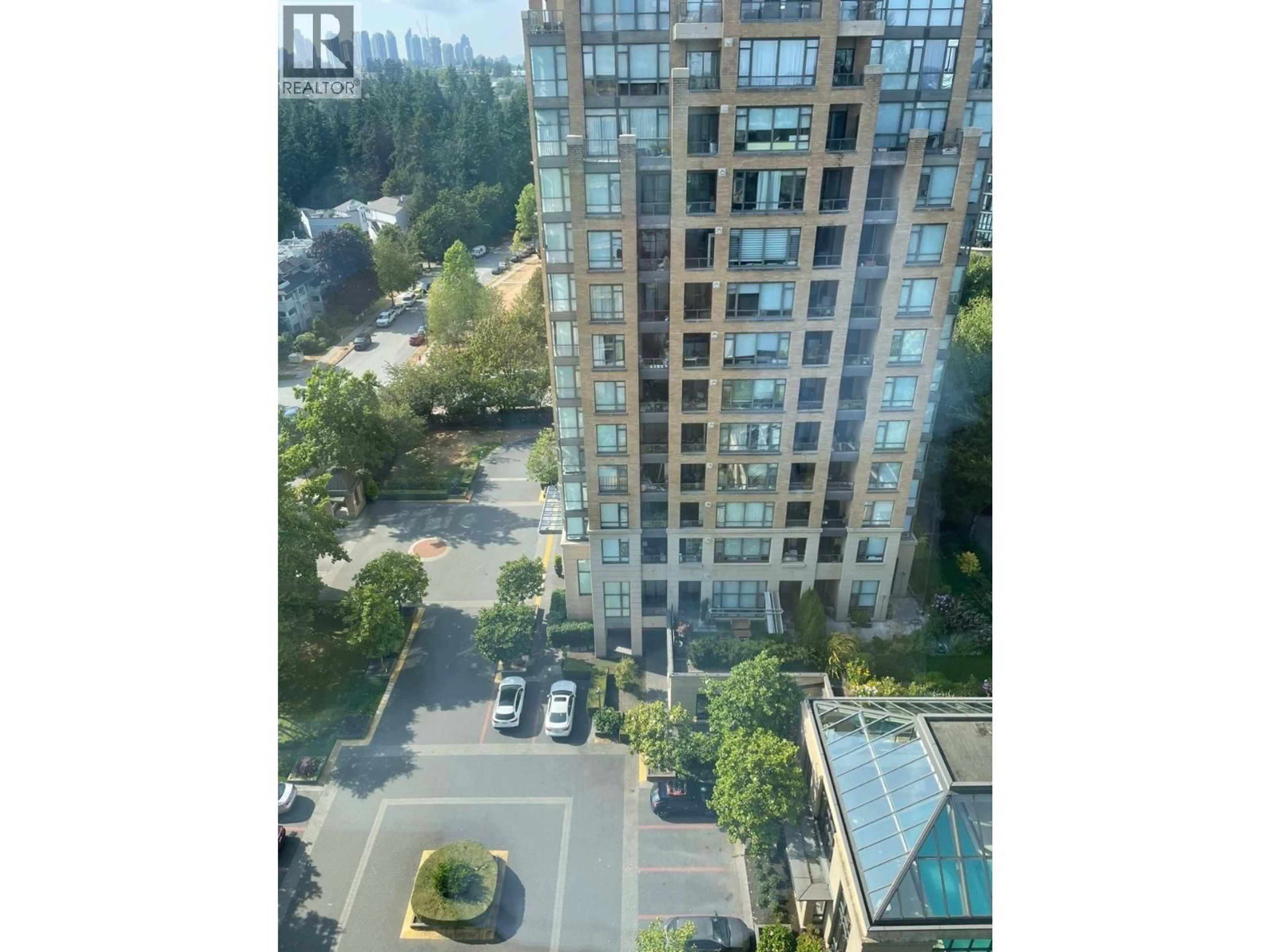 A pic from outside/outdoor area/front of a property/back of a property/a pic from drone, city buildings view from balcony for 1404 - 7388 SANDBORNE AVENUE, Burnaby British Columbia V3N5C4