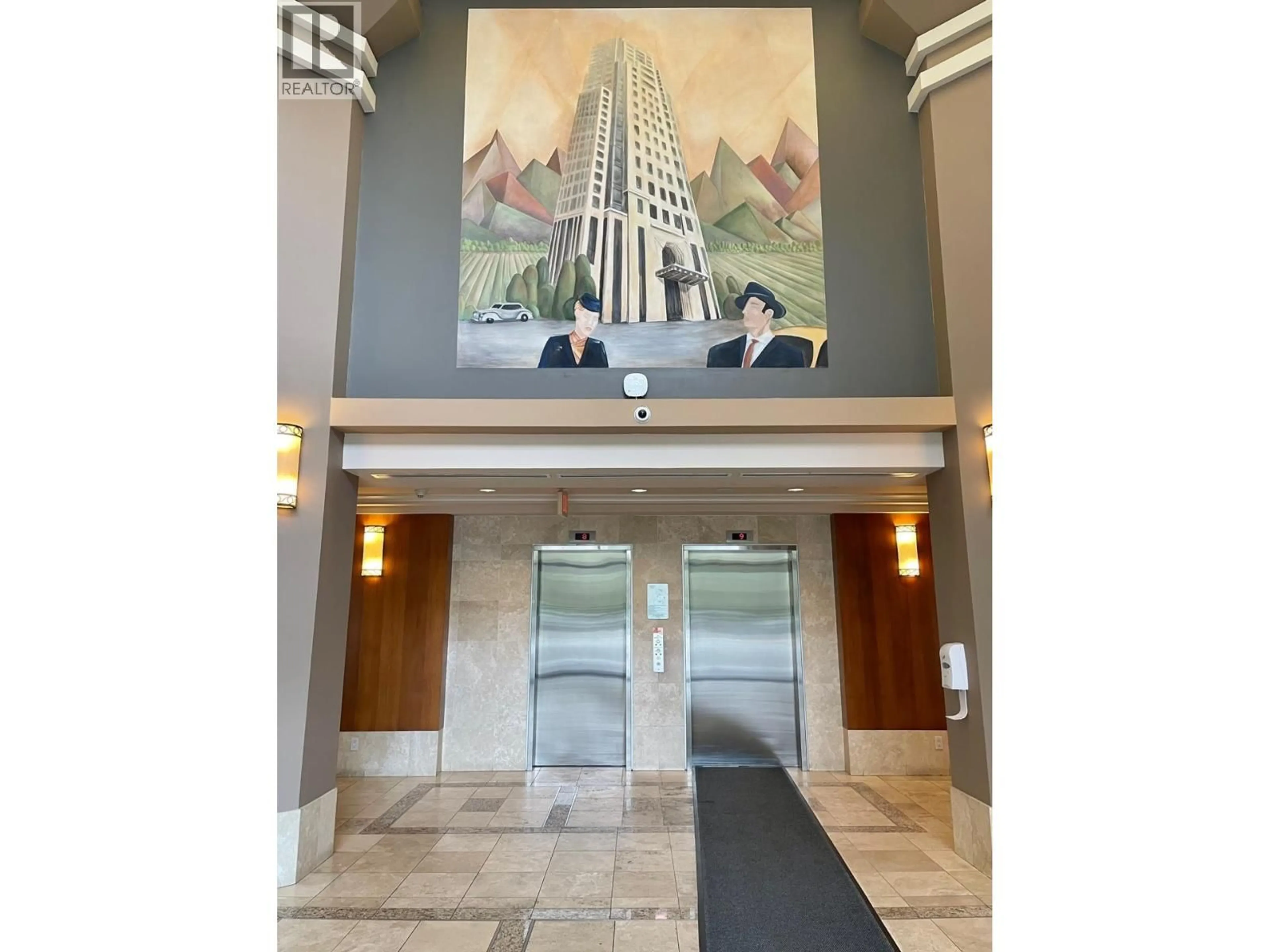 Indoor foyer for 1404 - 7388 SANDBORNE AVENUE, Burnaby British Columbia V3N5C4
