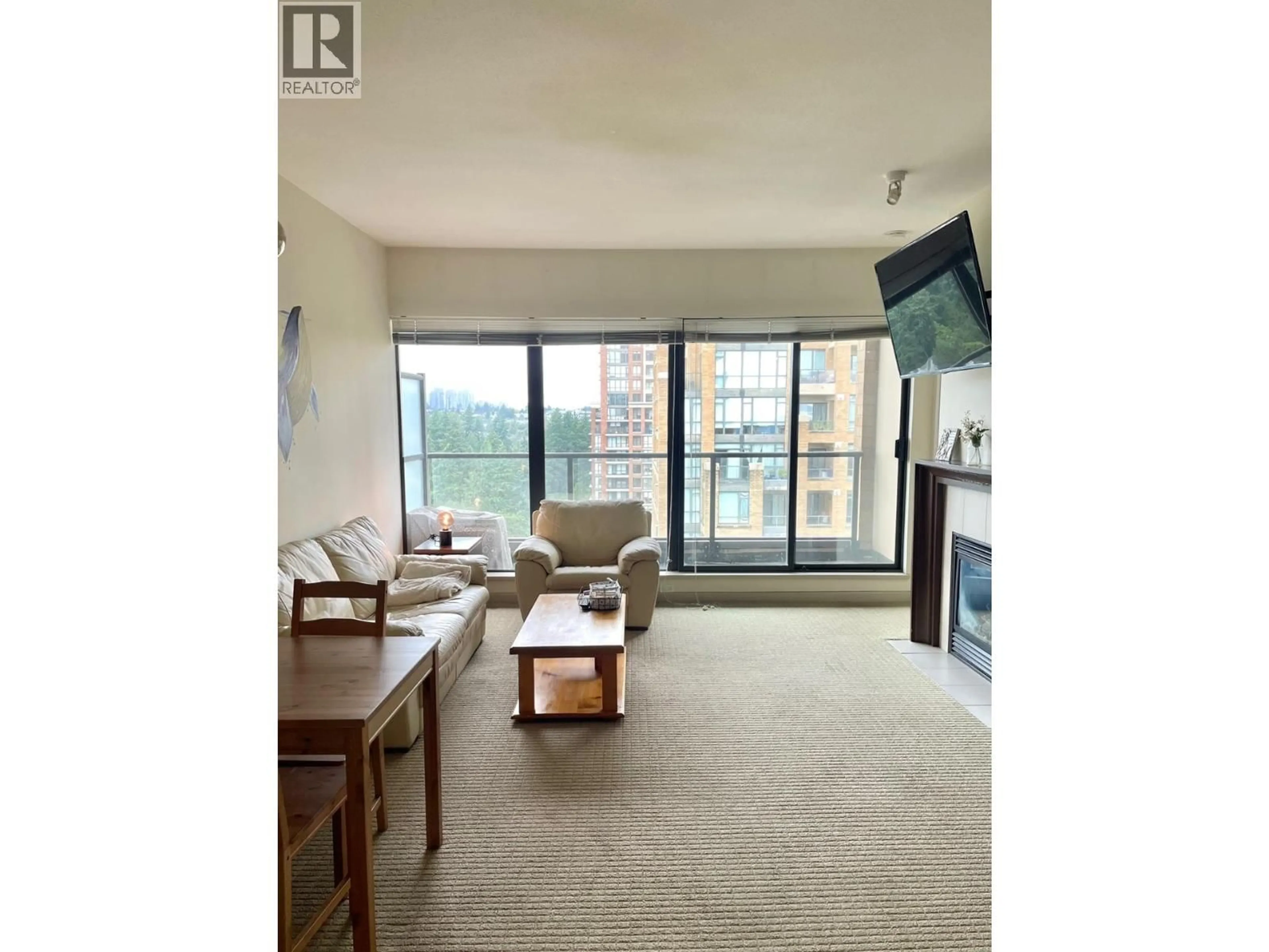 Living room with furniture, unknown for 1404 - 7388 SANDBORNE AVENUE, Burnaby British Columbia V3N5C4