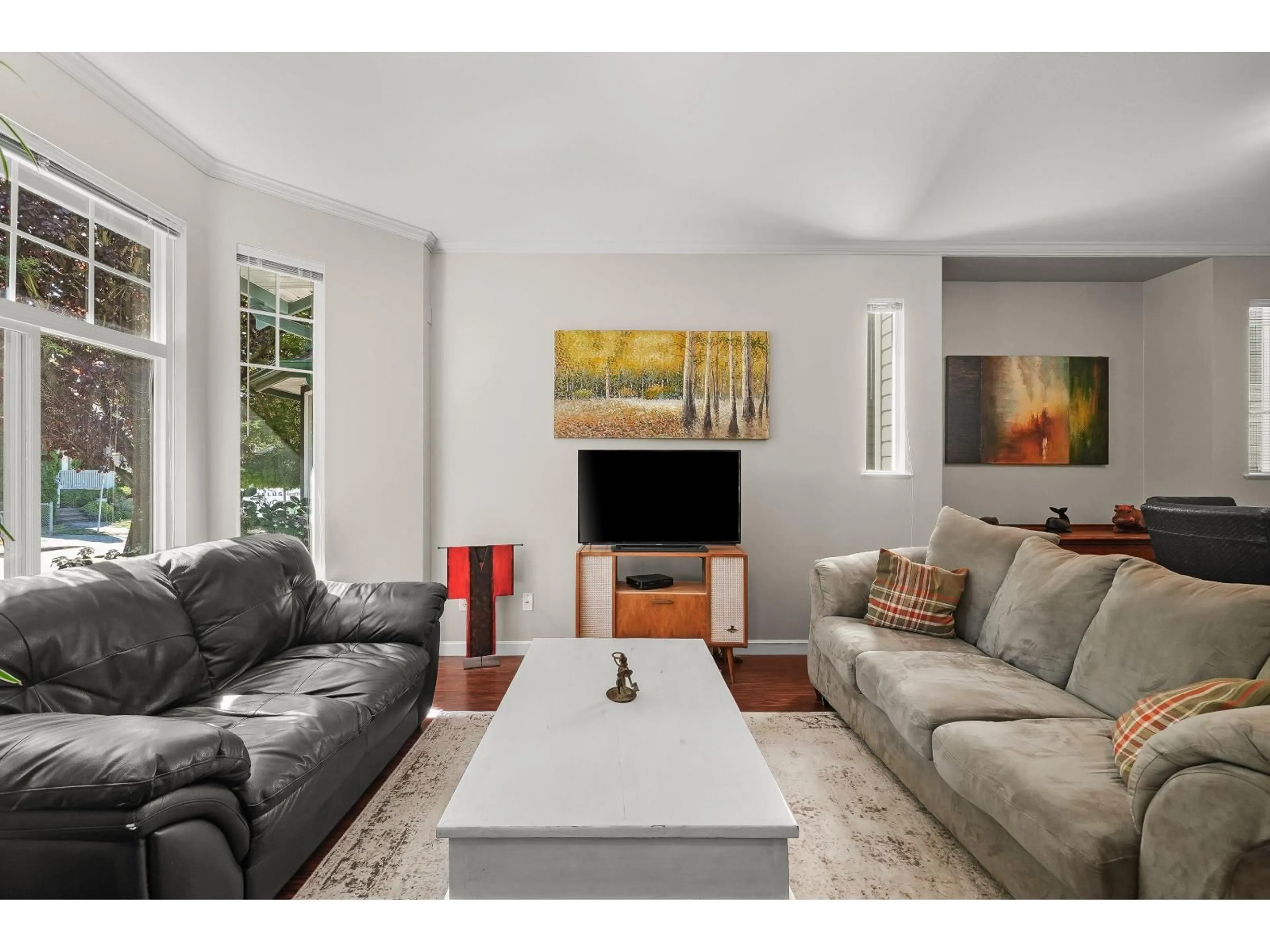 Living room with furniture, unknown for 18457 66A, Surrey British Columbia V3S9B1